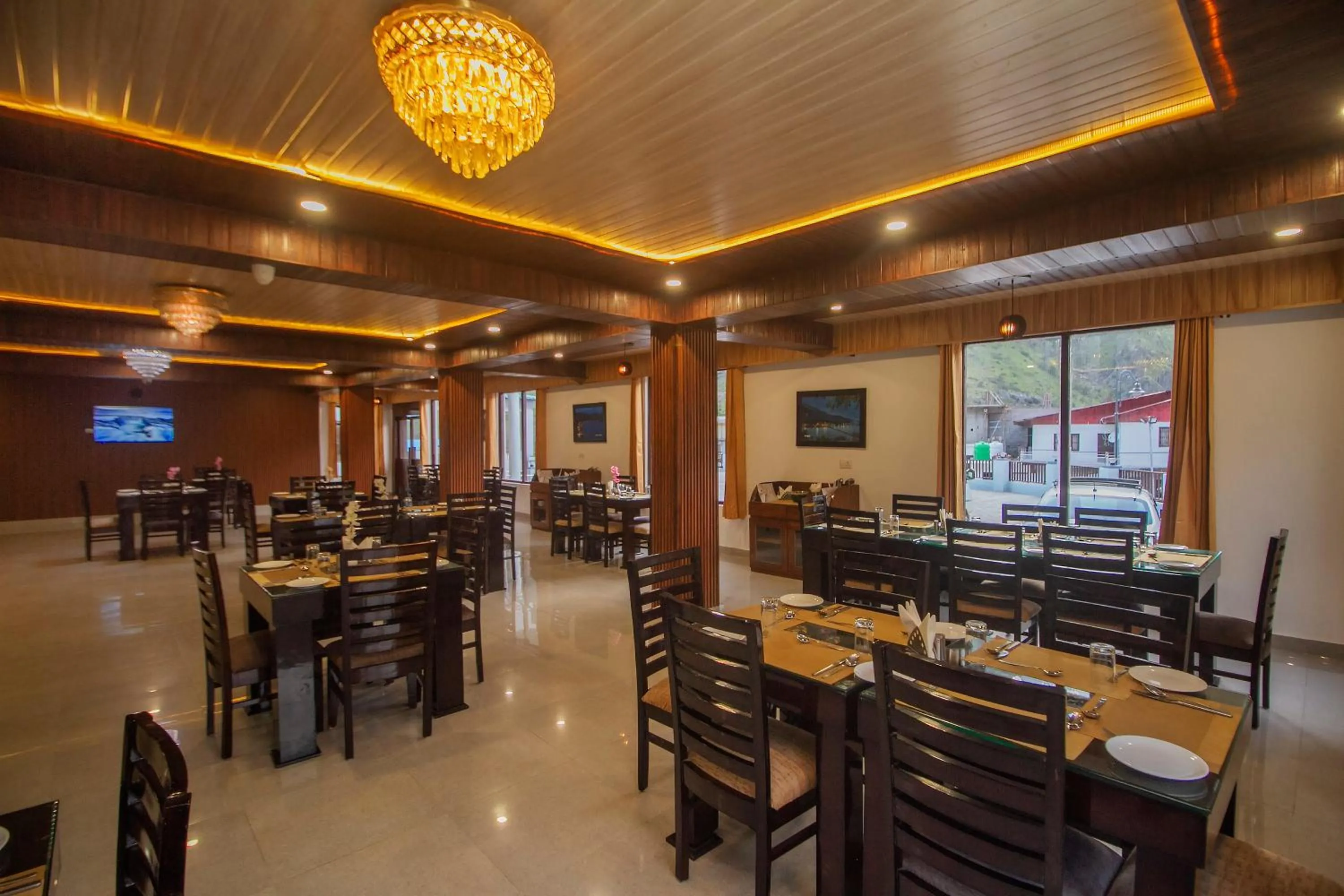 Restaurant/places to eat in Amritara The Avadh