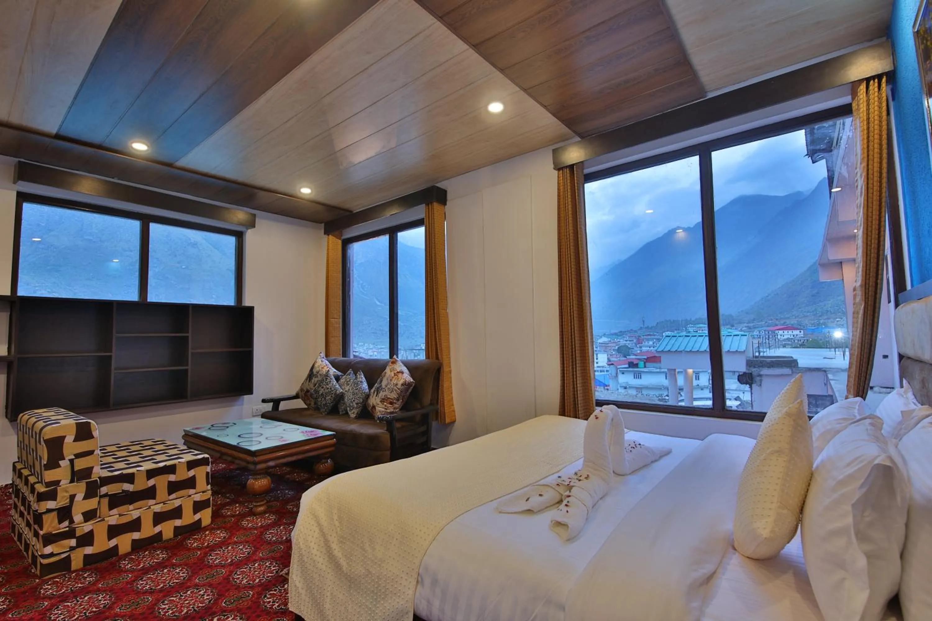 Photo of the whole room in Amritara The Avadh