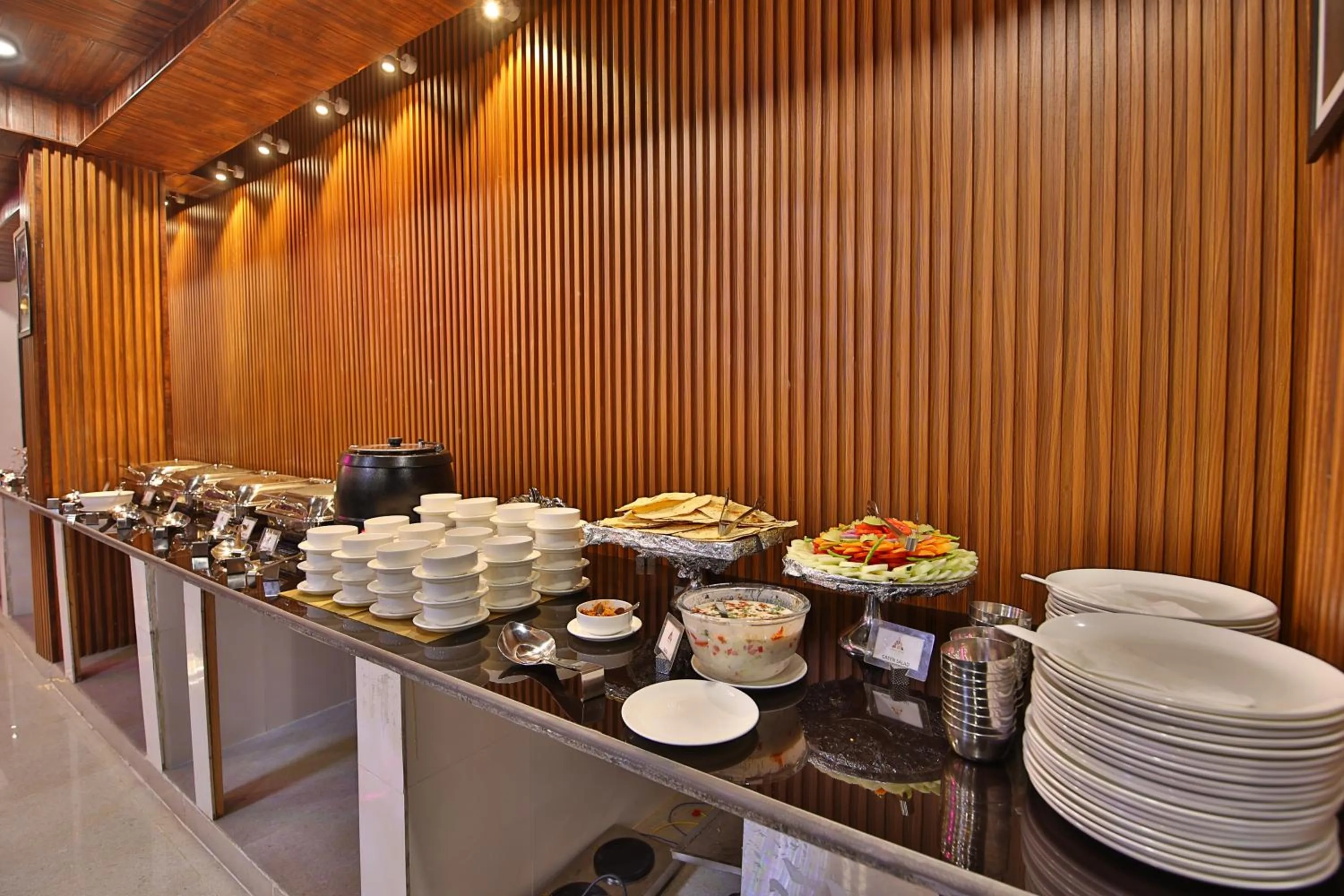 Buffet breakfast in Amritara The Avadh