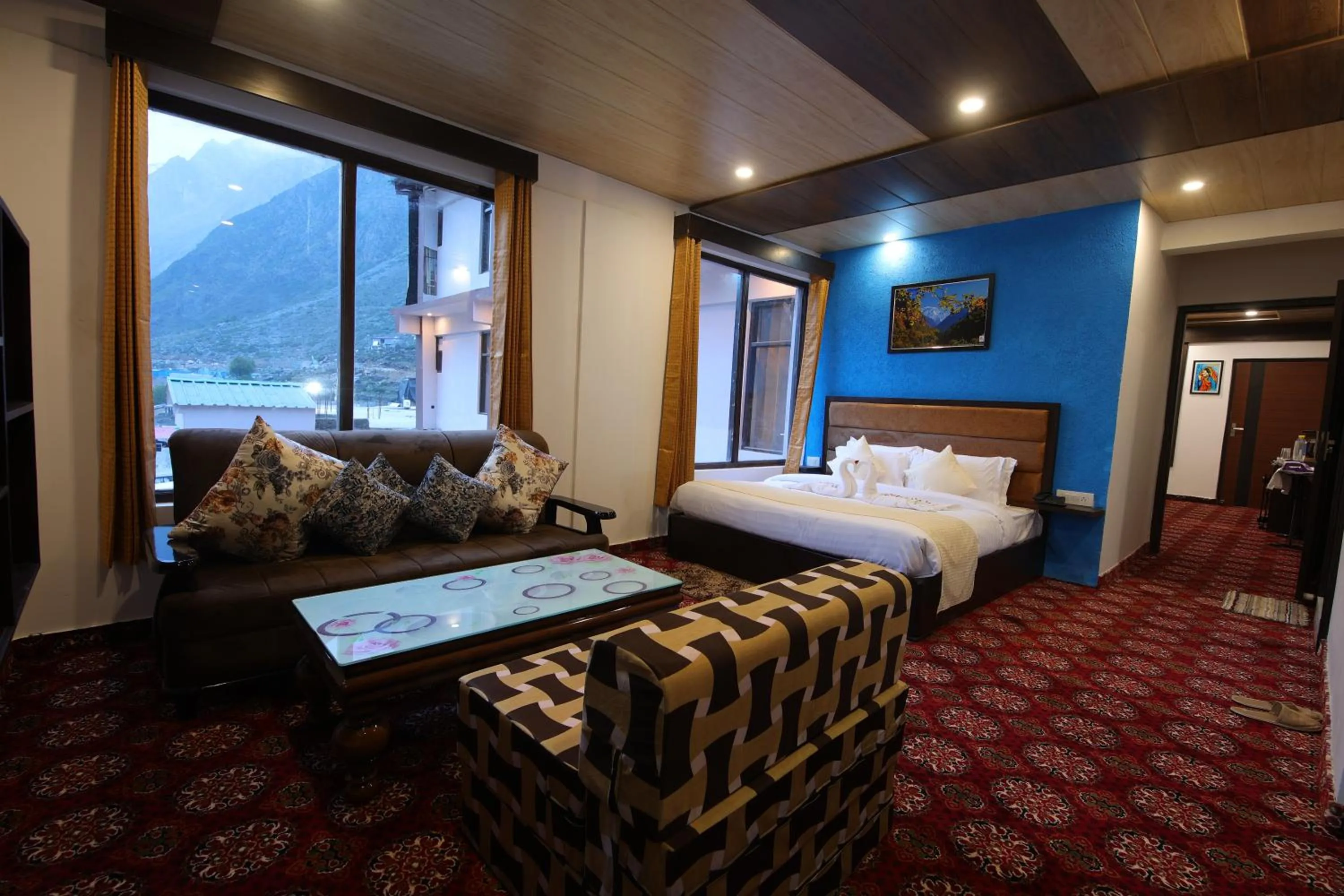 Photo of the whole room in Amritara The Avadh