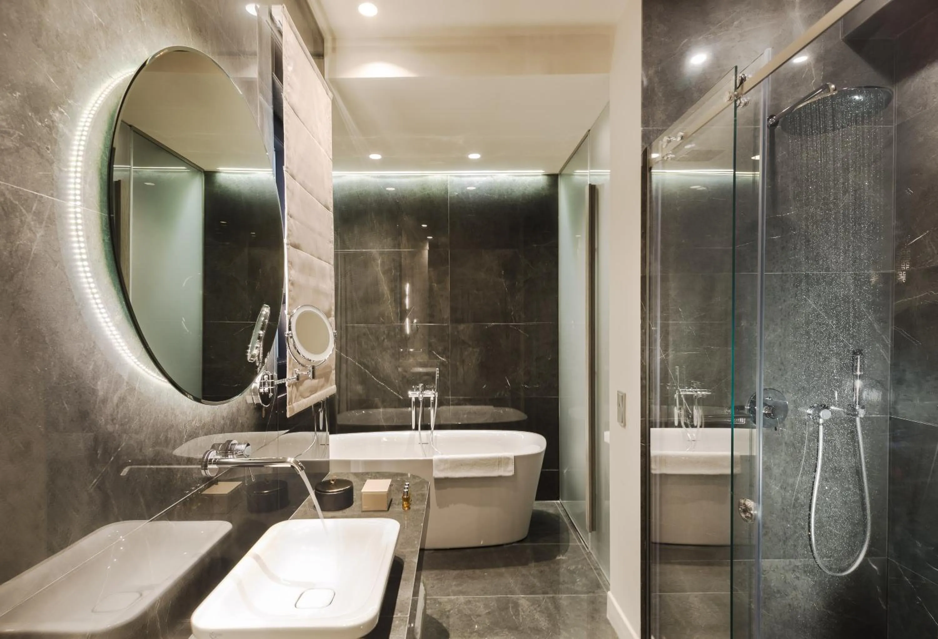 Toilet in Oniro City