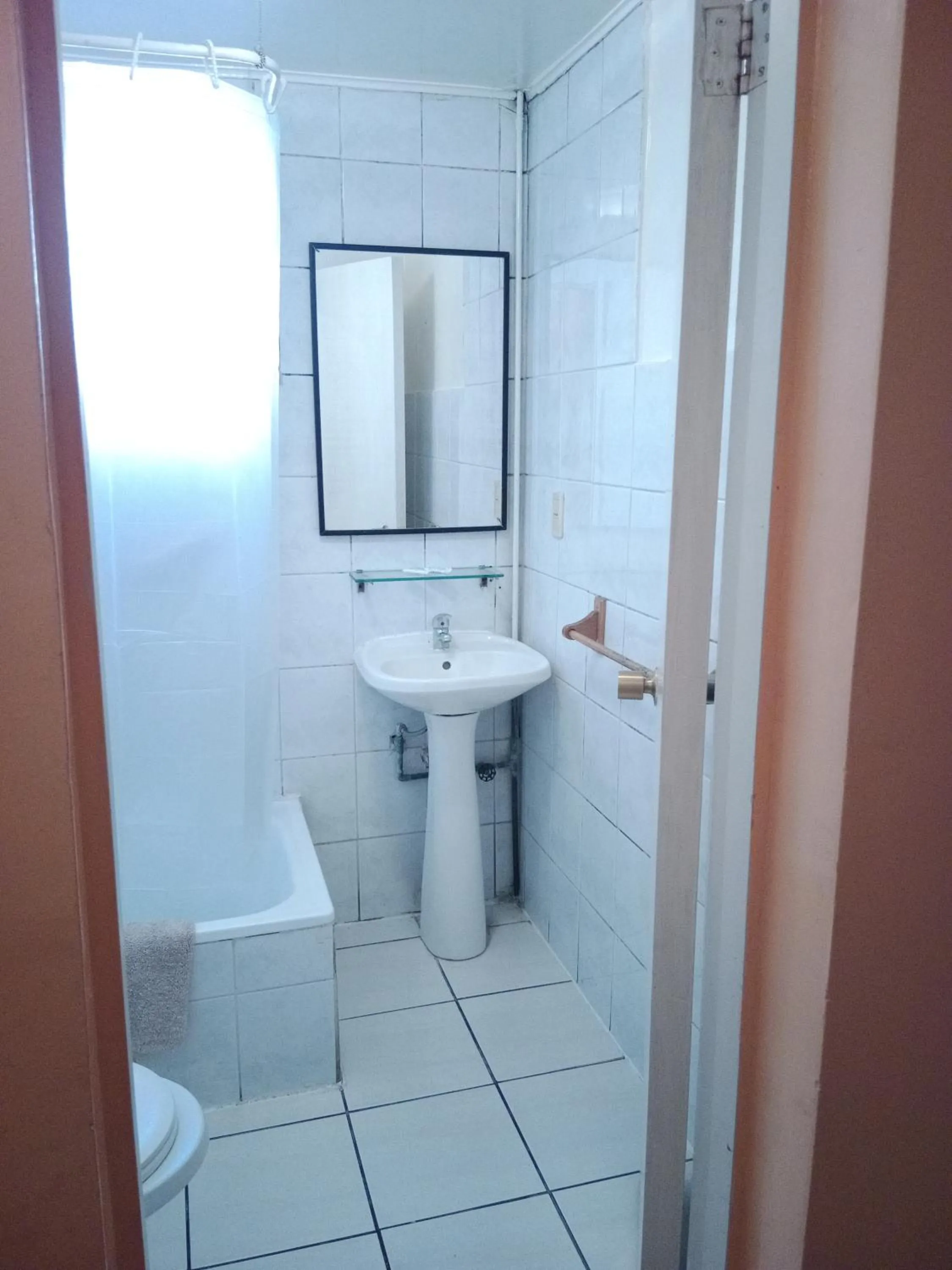 Shower in Aquamarina Apart Hotel