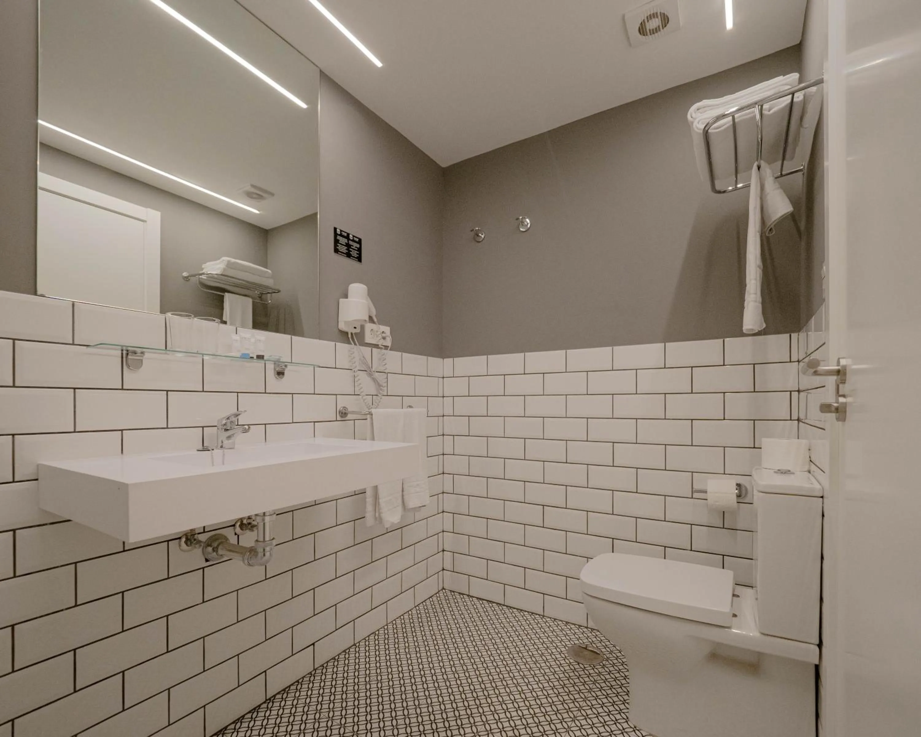 Shower in Rener Hotel Los Campones