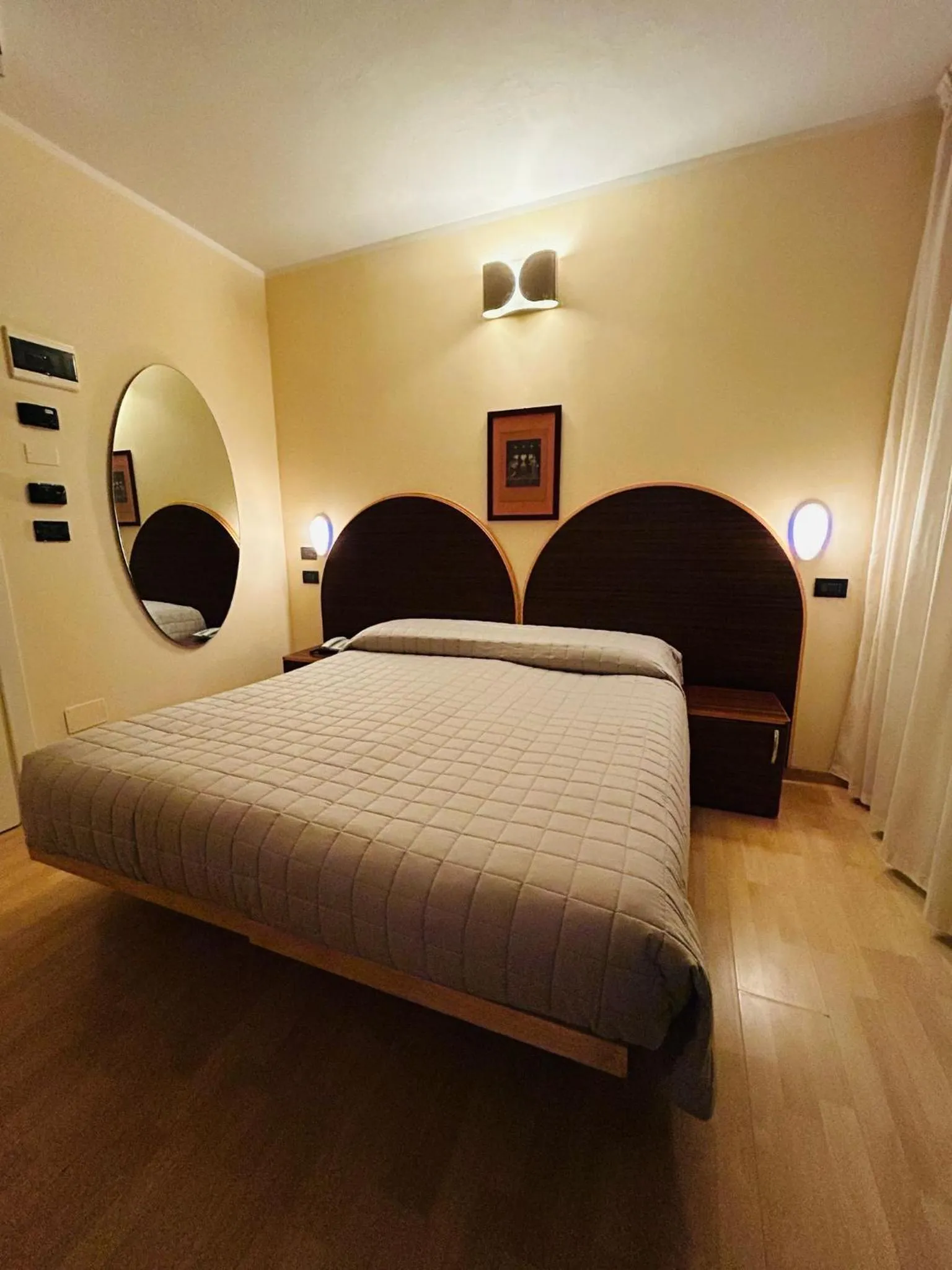 Bedroom, Bed in Hotel Milano