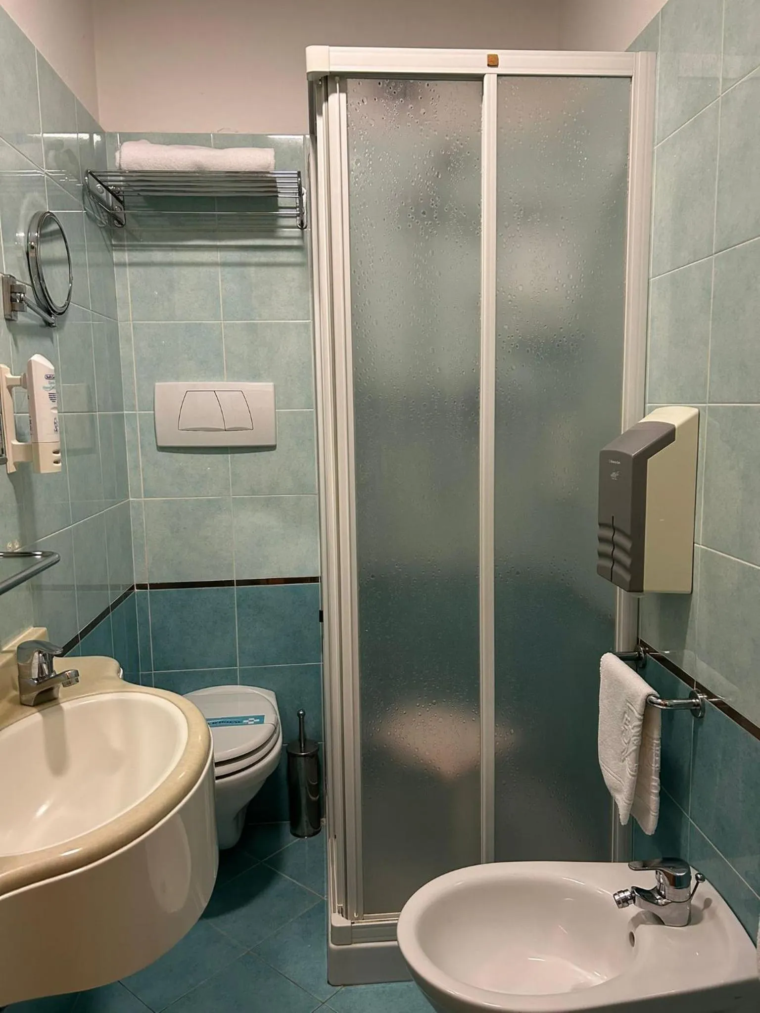 Shower in Hotel Milano