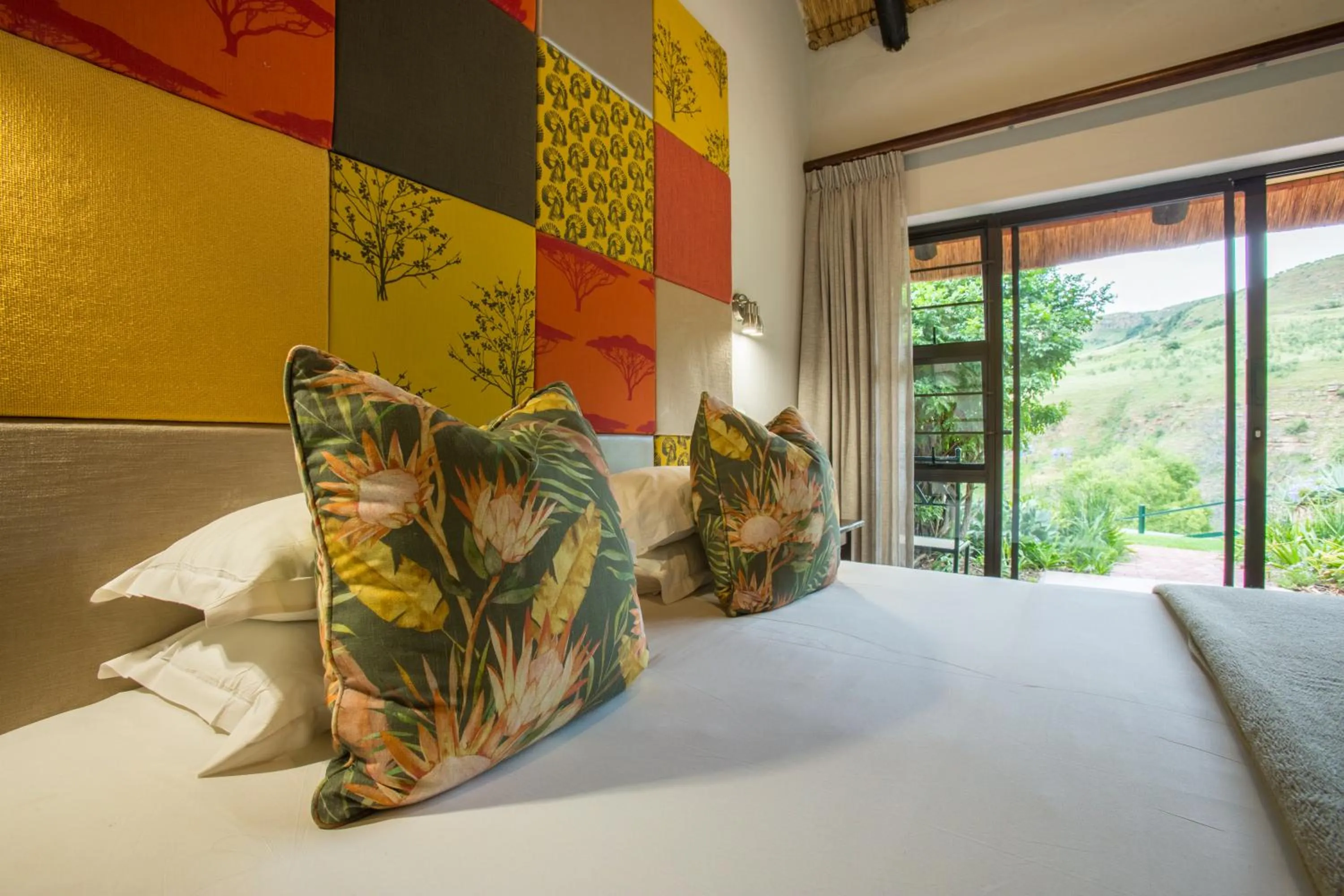 Garden view, Bed in Cavern Resort & Spa