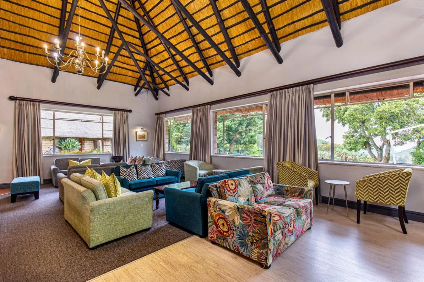 Lounge or bar in Cavern Resort & Spa