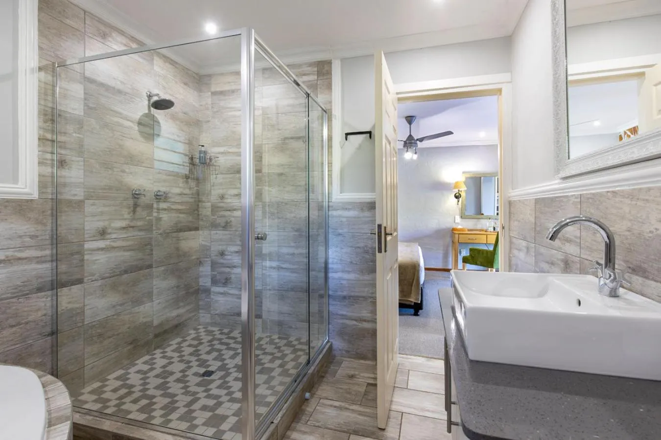 Bathroom in Cavern Resort & Spa