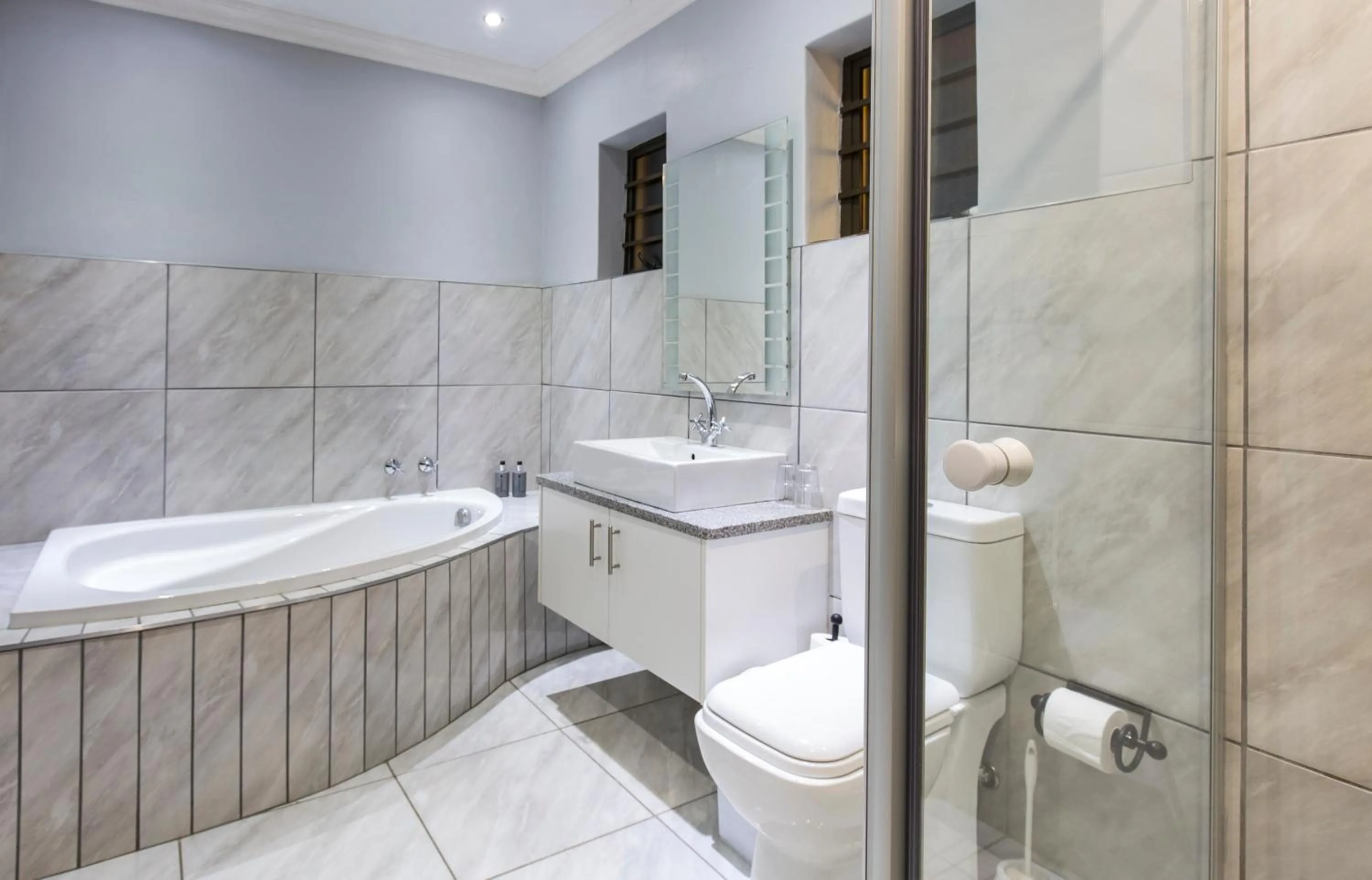 Bathroom in Cavern Resort & Spa