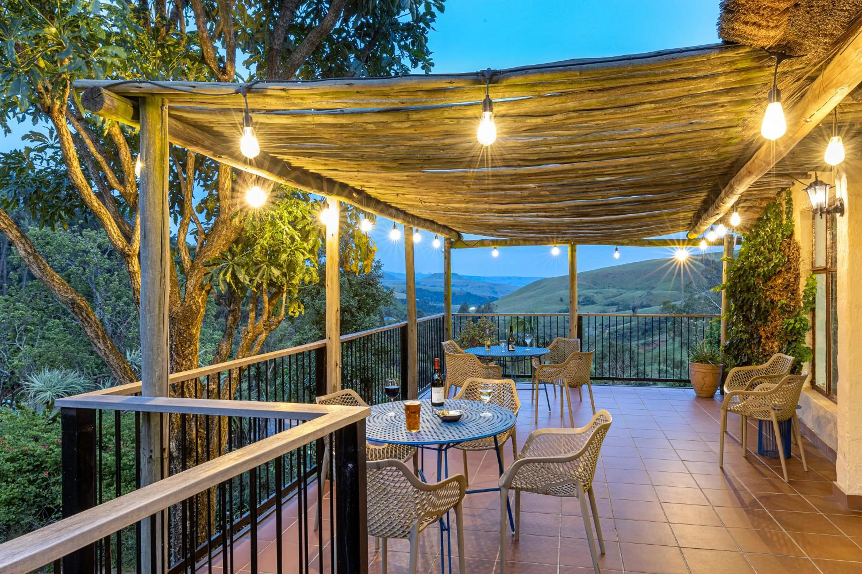 Patio in Cavern Resort & Spa