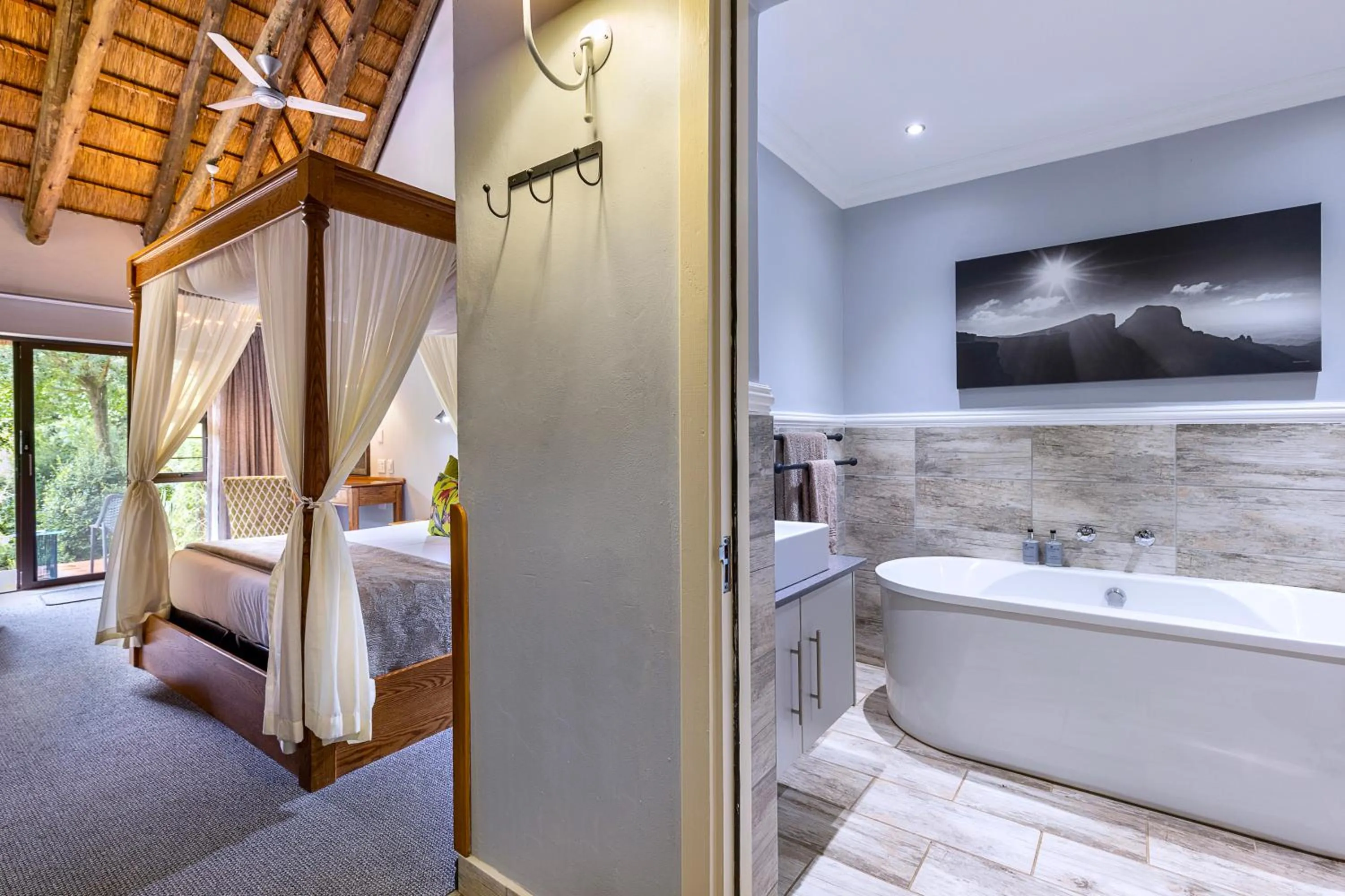 Photo of the whole room, Bed in Cavern Resort & Spa