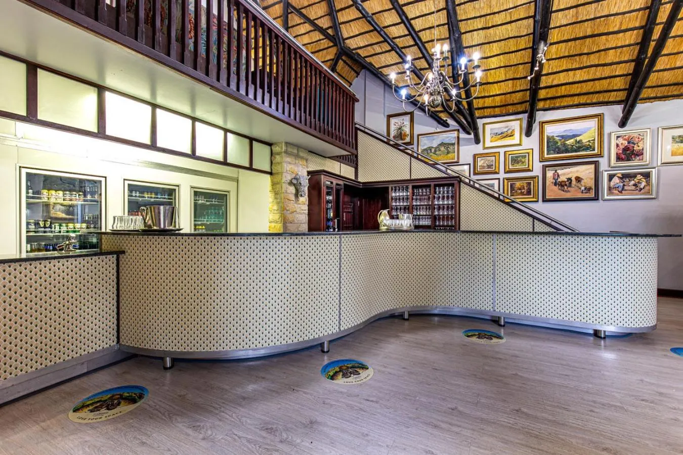 Lounge or bar in Cavern Resort & Spa