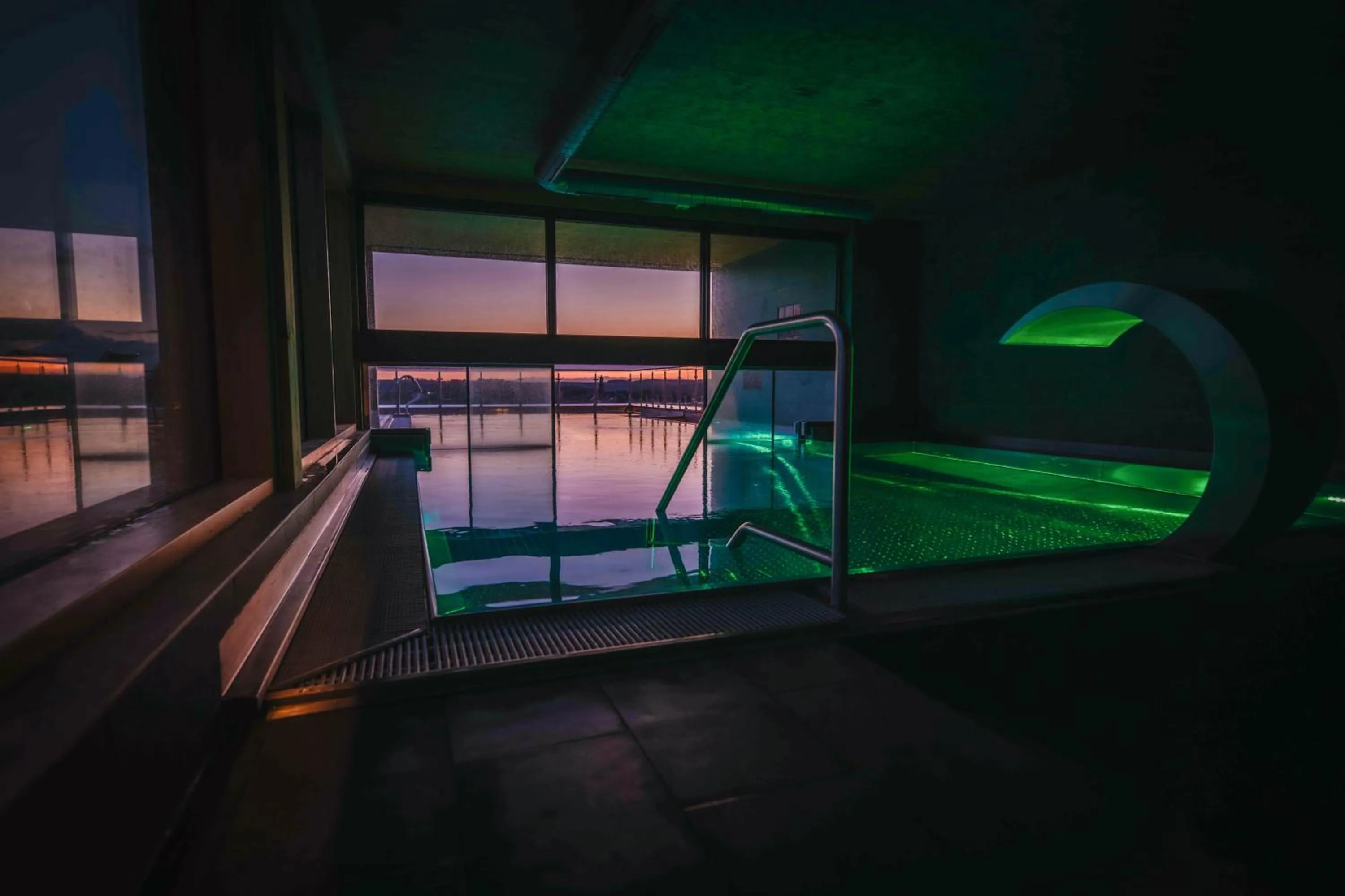 Swimming pool in Sonnenhotel Weingut Römmert Spa und Wellness