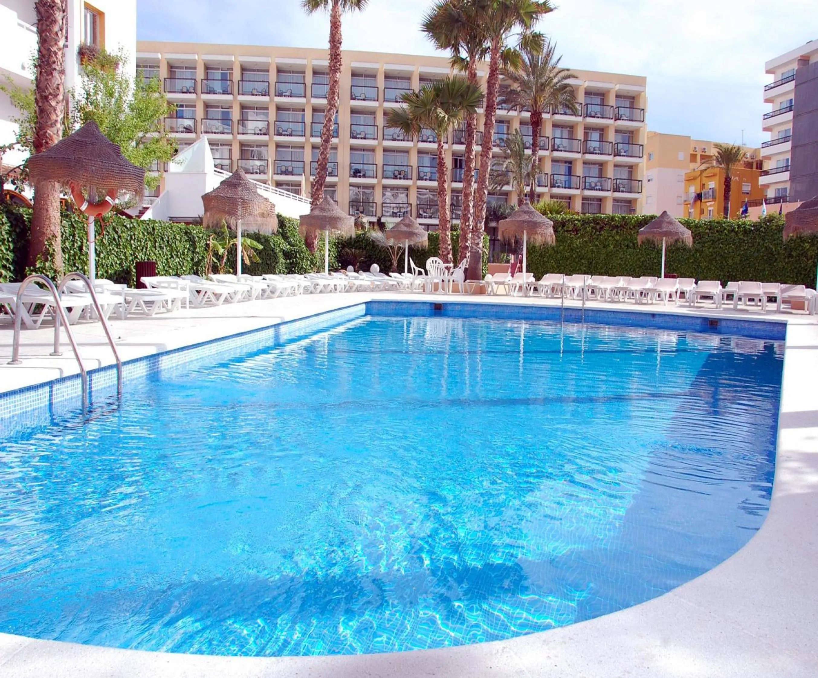 Swimming pool in Hostal Mar y Huerta