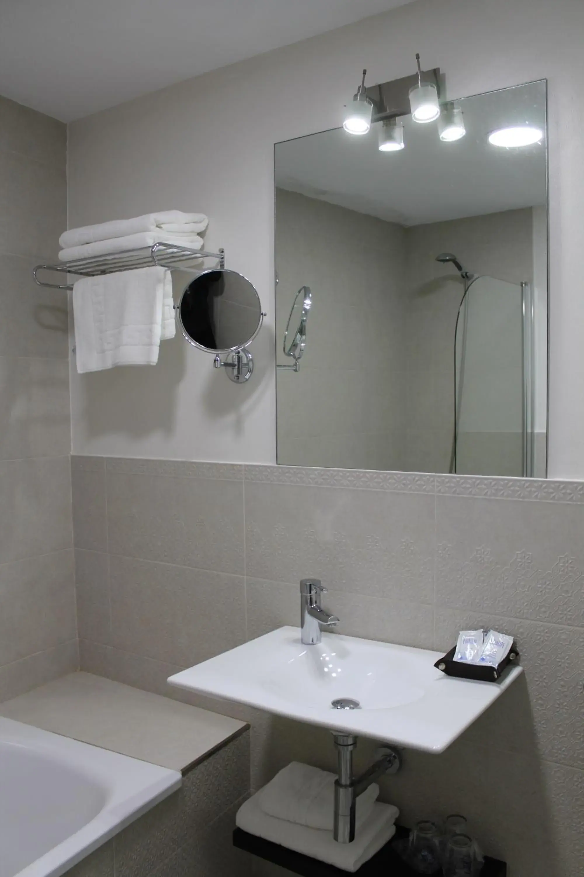 Triple Room in Alameda Hostal Boutique Triple Room in Alameda Hostal Boutique