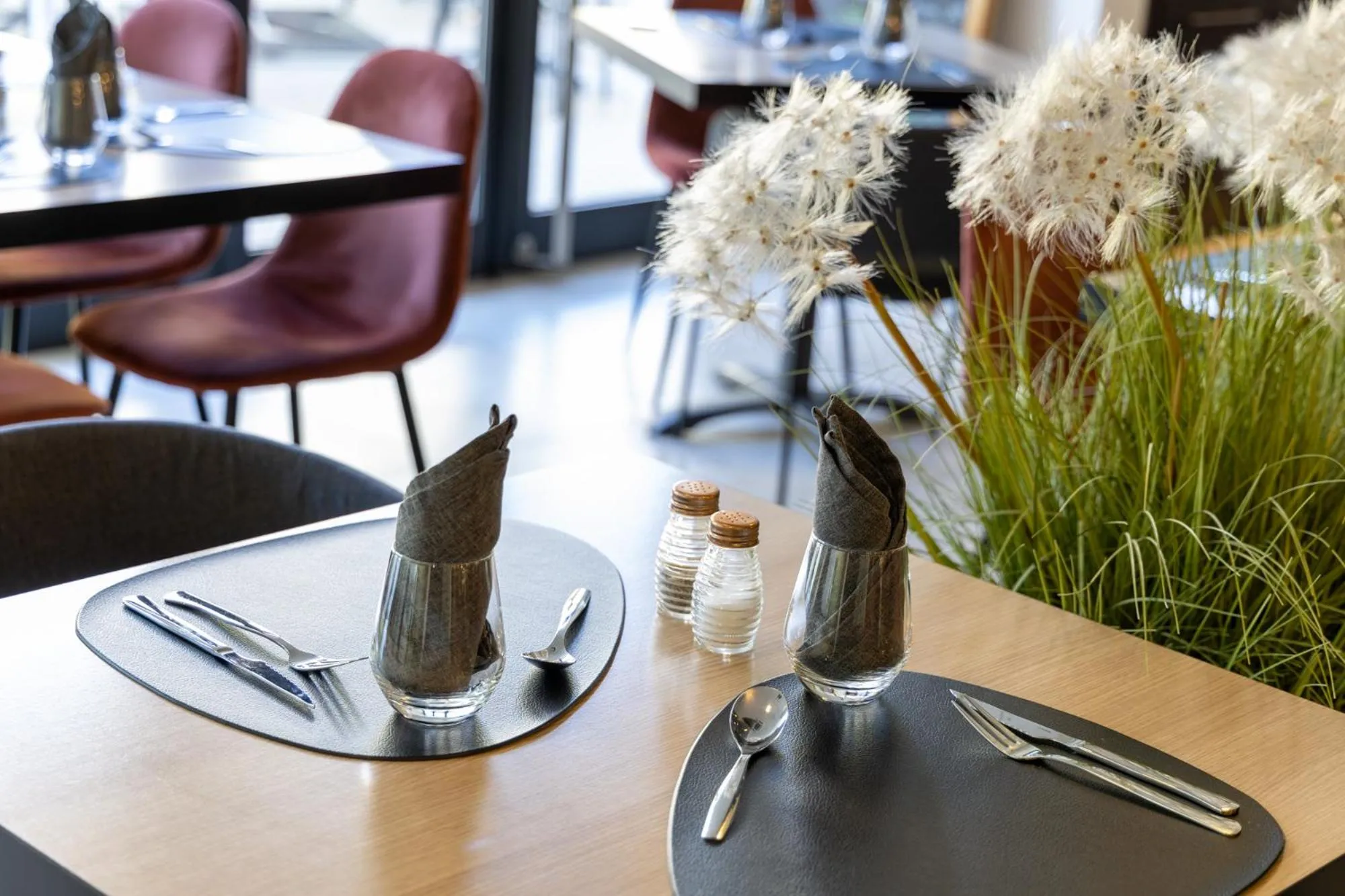 Restaurant/places to eat in The Originals Boutique, Hotel l'Occitan, Aubagne