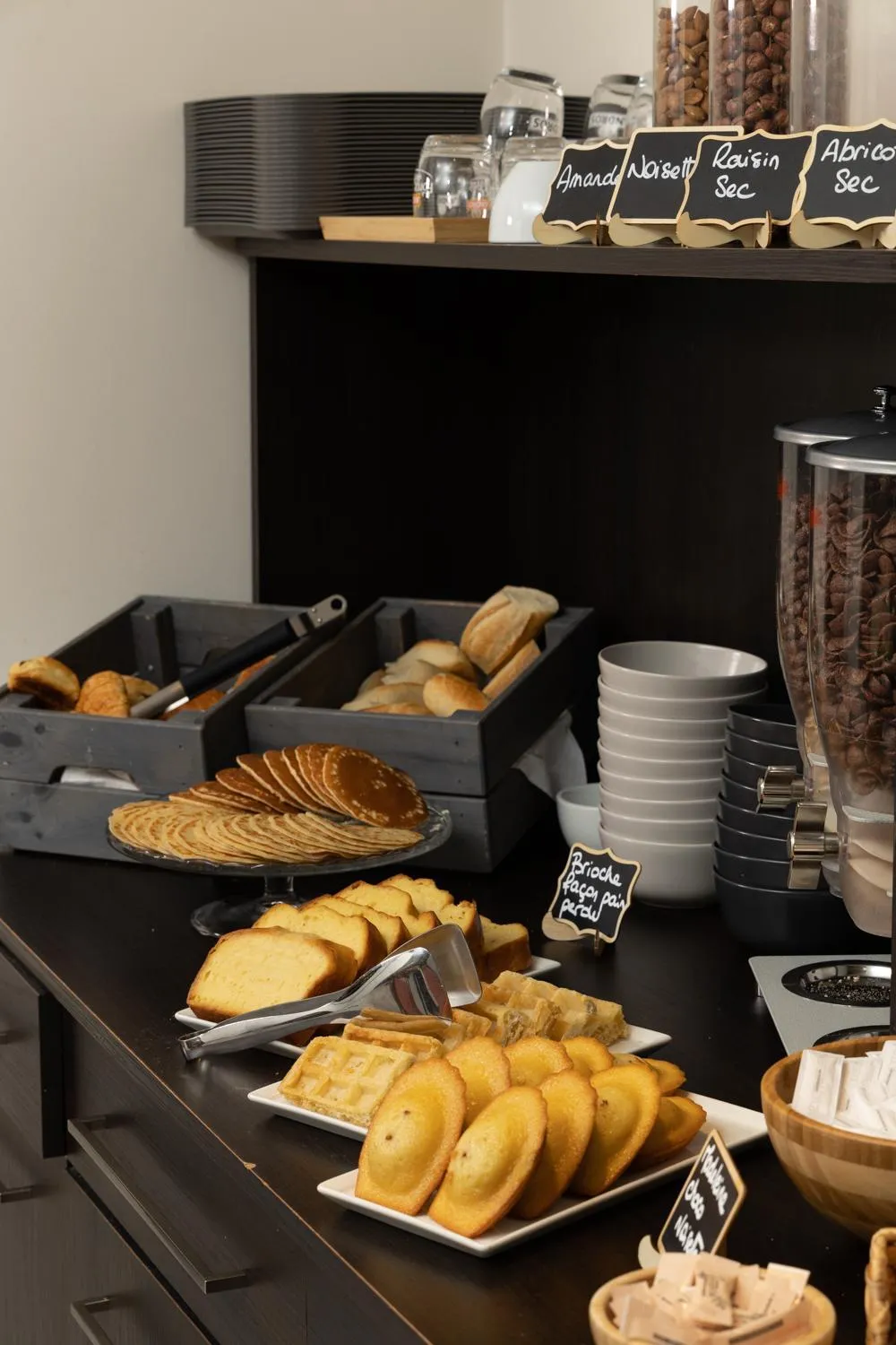 Breakfast in The Originals Boutique, Hotel l'Occitan, Aubagne