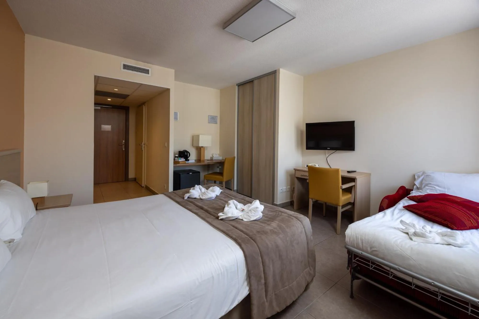 Bed in The Originals Boutique, Hotel l'Occitan, Aubagne