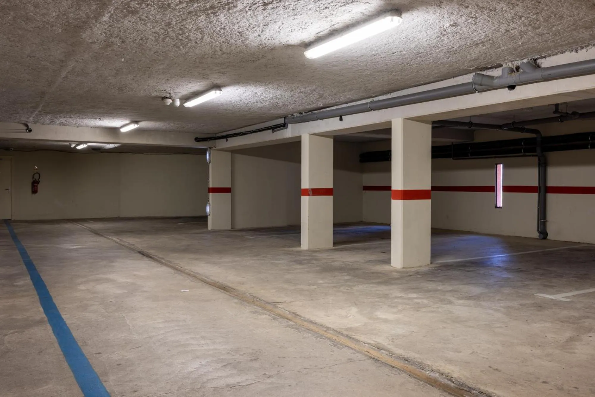 Parking in The Originals Boutique, Hotel l'Occitan, Aubagne
