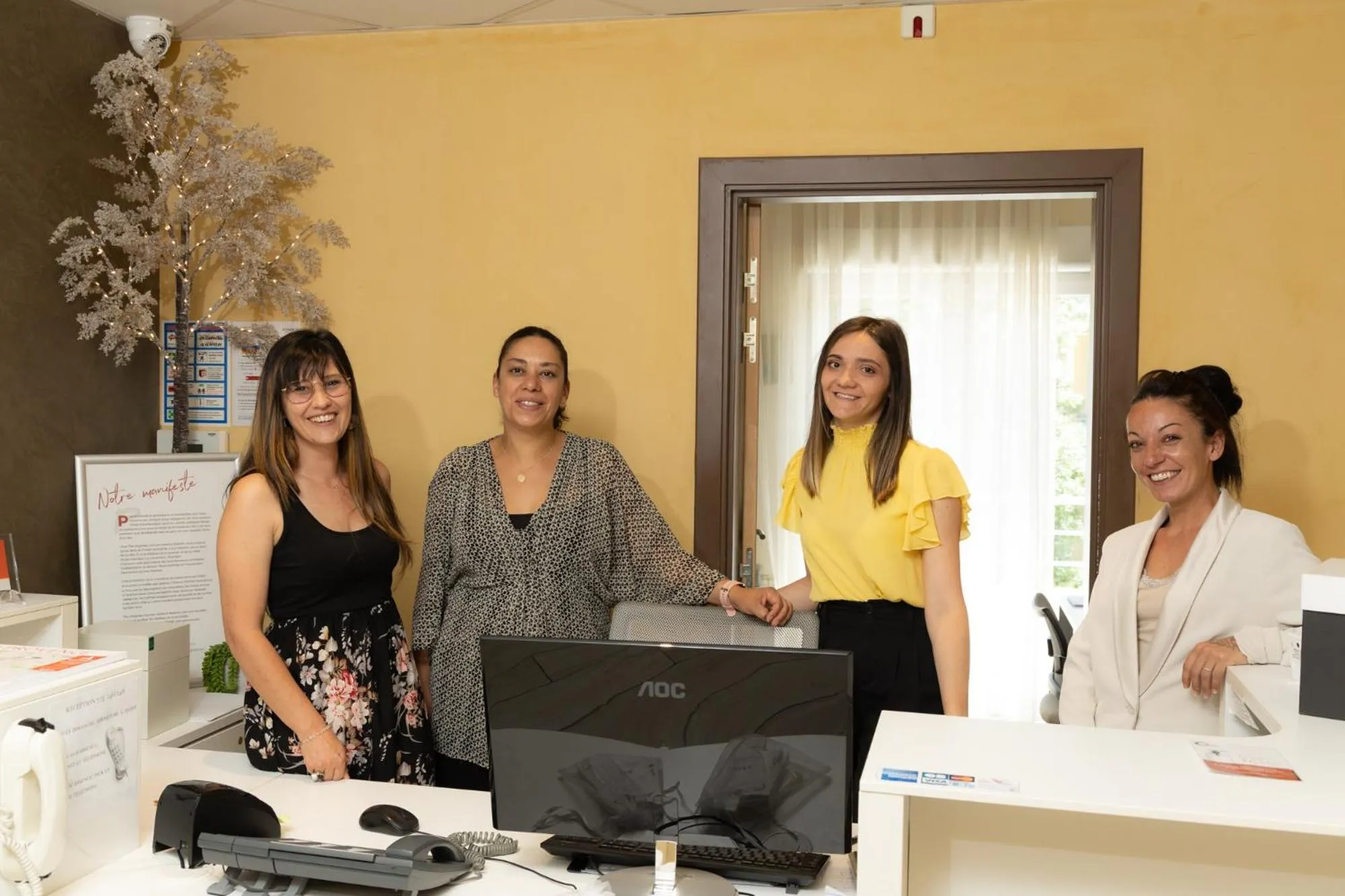 Staff in The Originals Boutique, Hotel l'Occitan, Aubagne