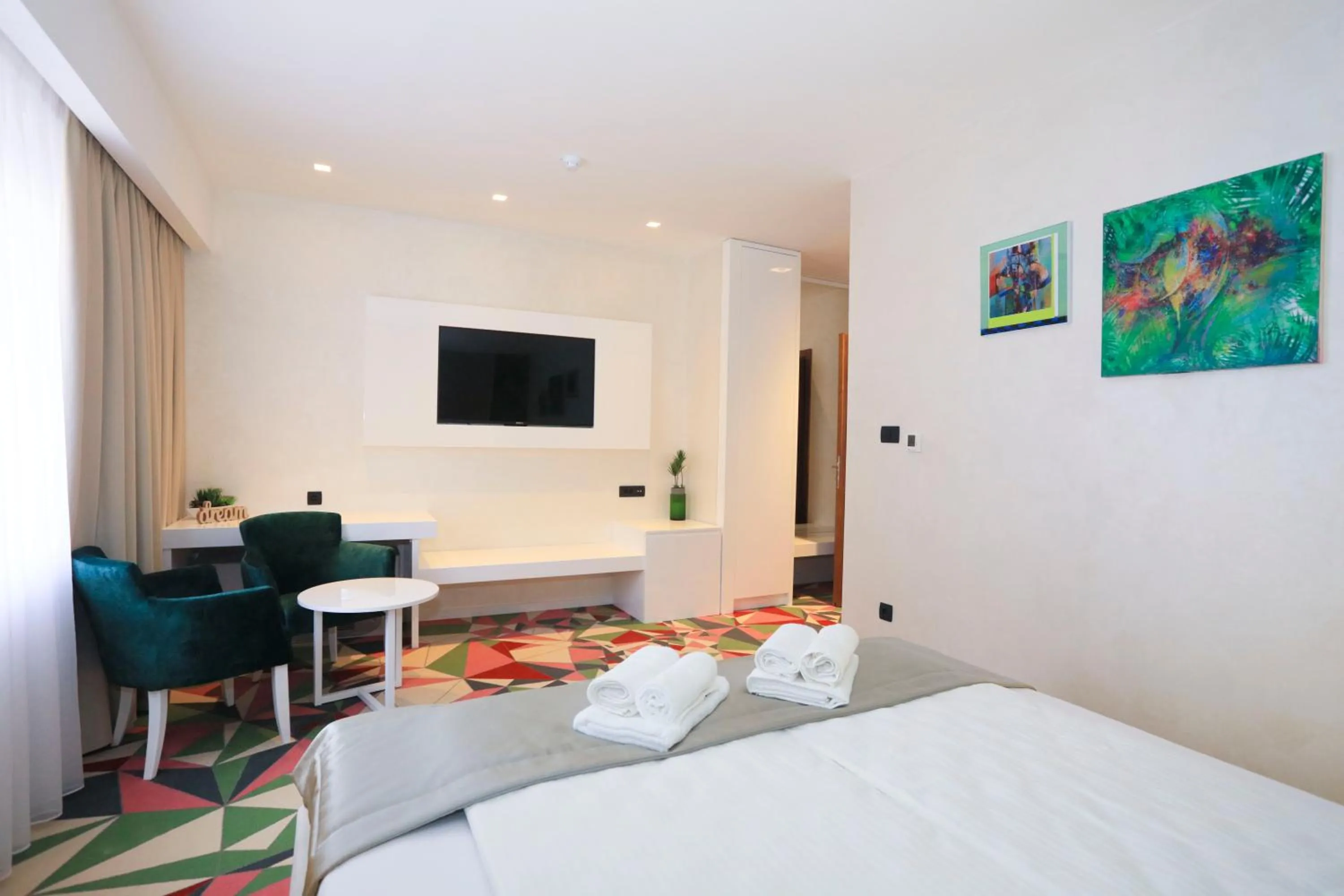 TV and multimedia, Bed in Carpe Diem Boutique Hotel