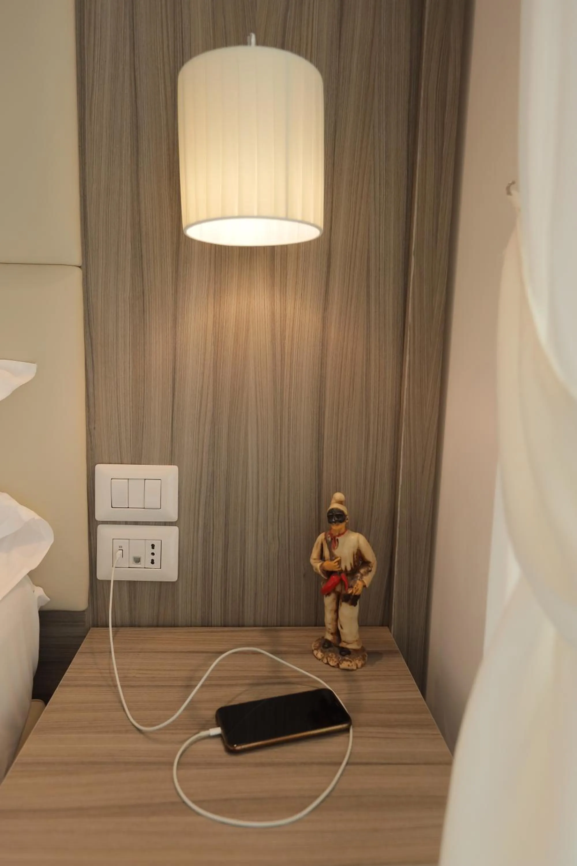 Logo/Certificate/Sign in Garibaldi Suite