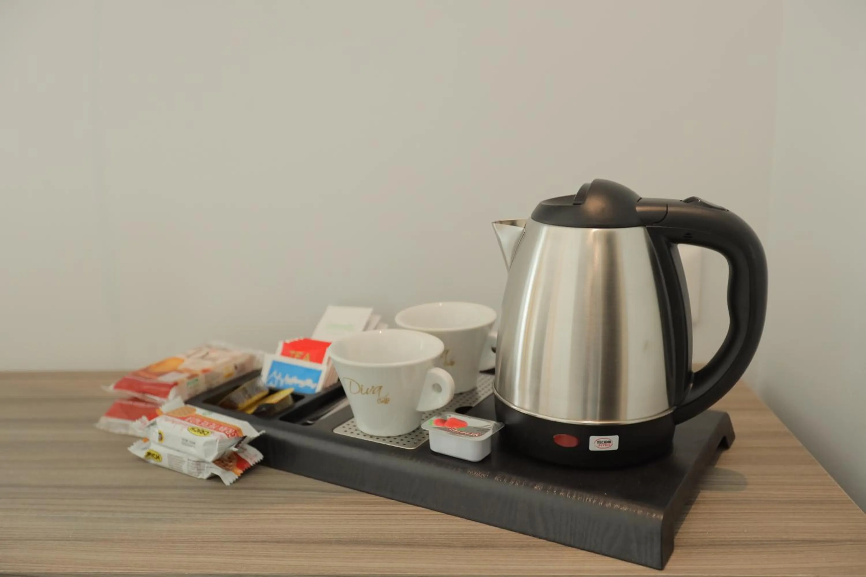Coffee/tea facilities in Garibaldi Suite