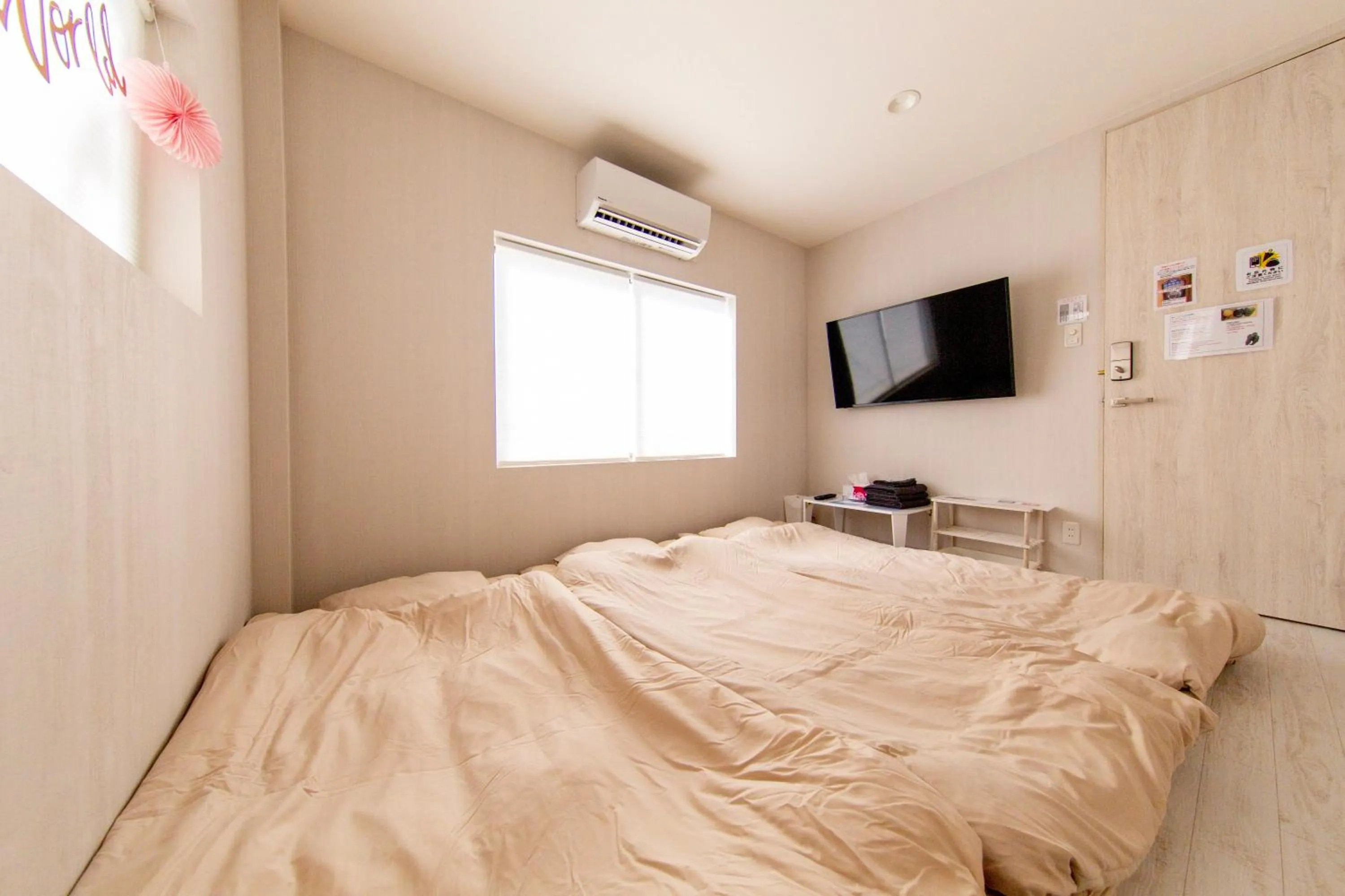 Bed in Guest House GORILLA!