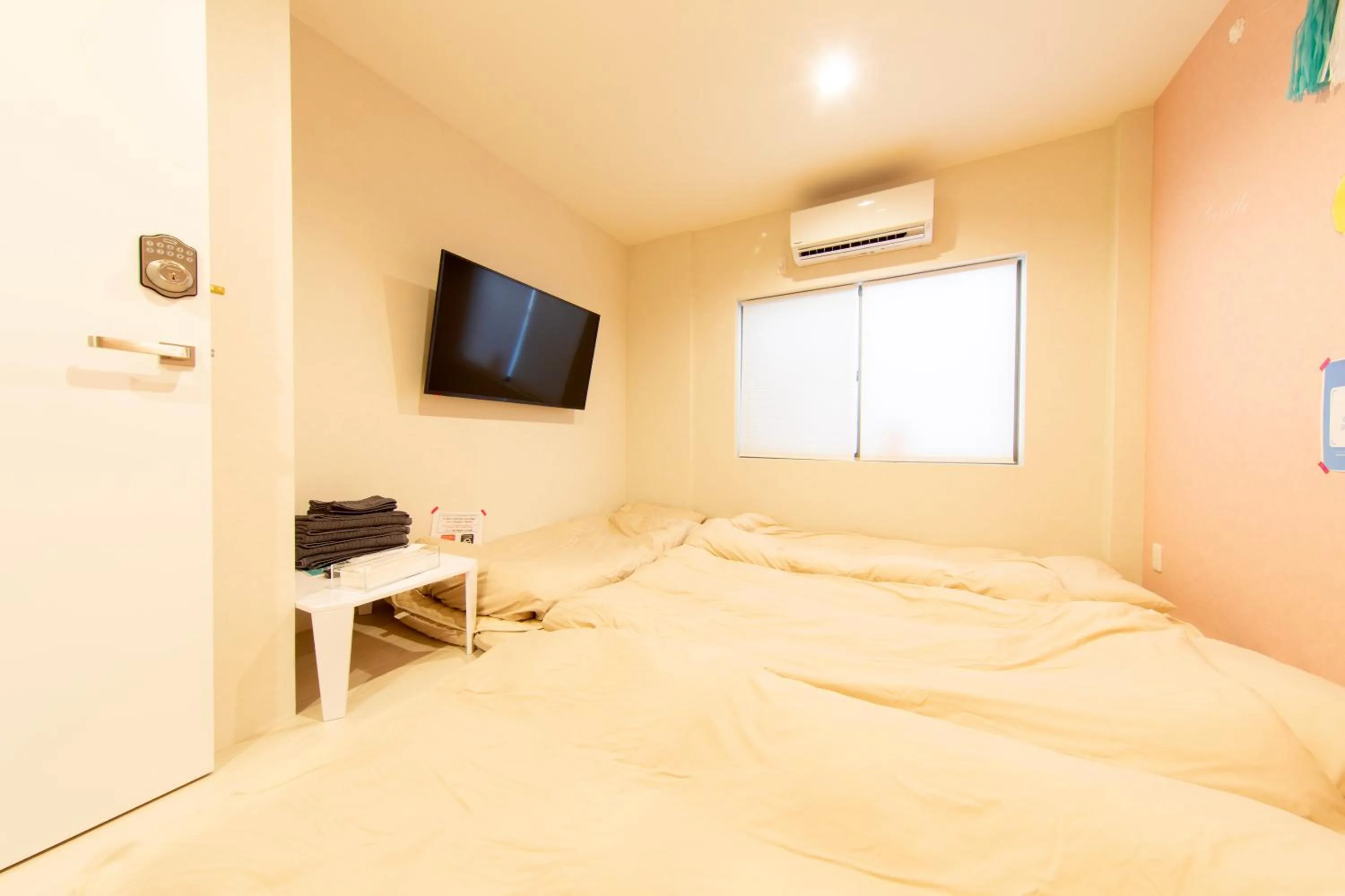 Bed in Guest House GORILLA!