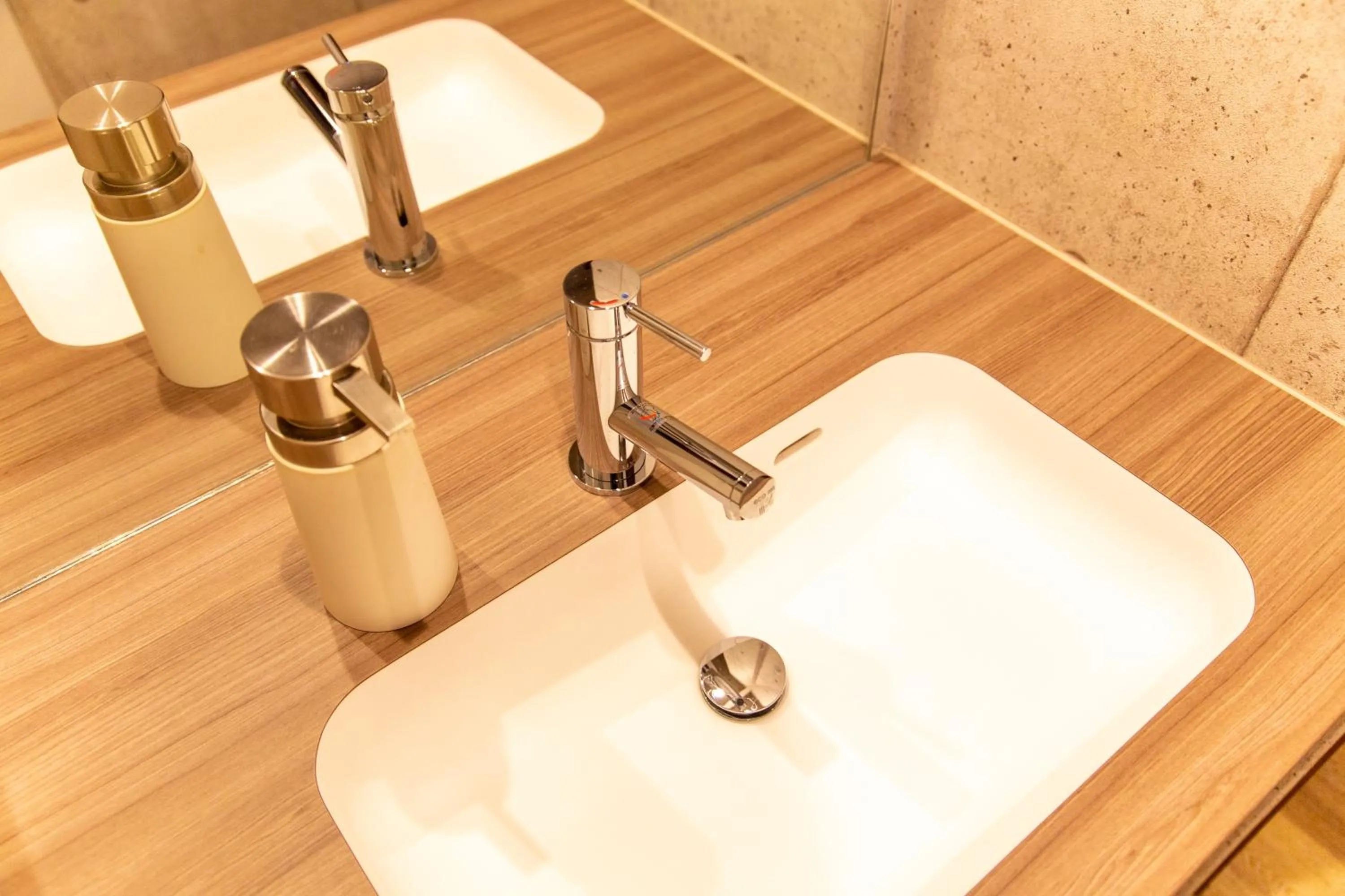 Guest House GORILLA!