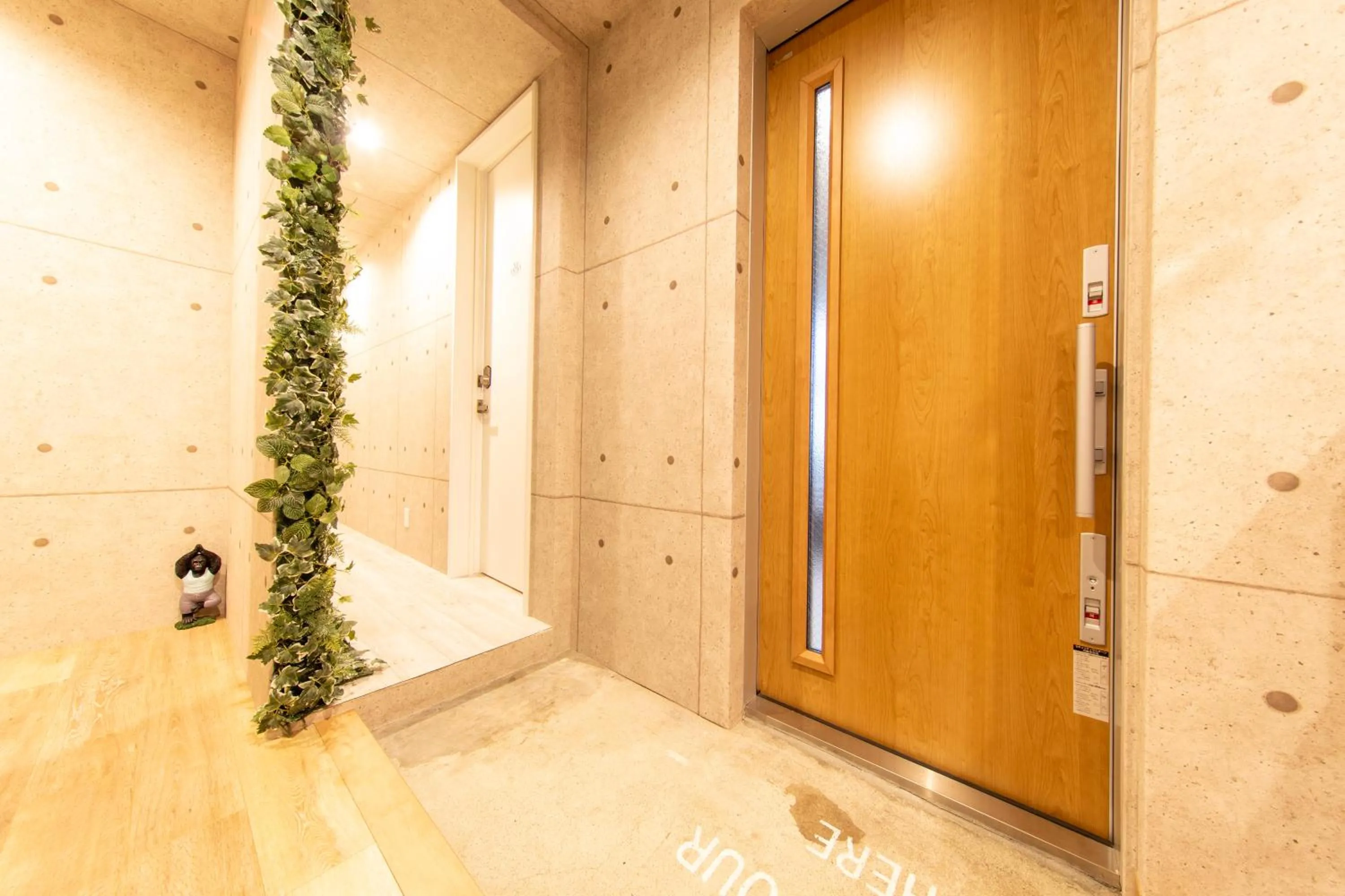 Guest House GORILLA!