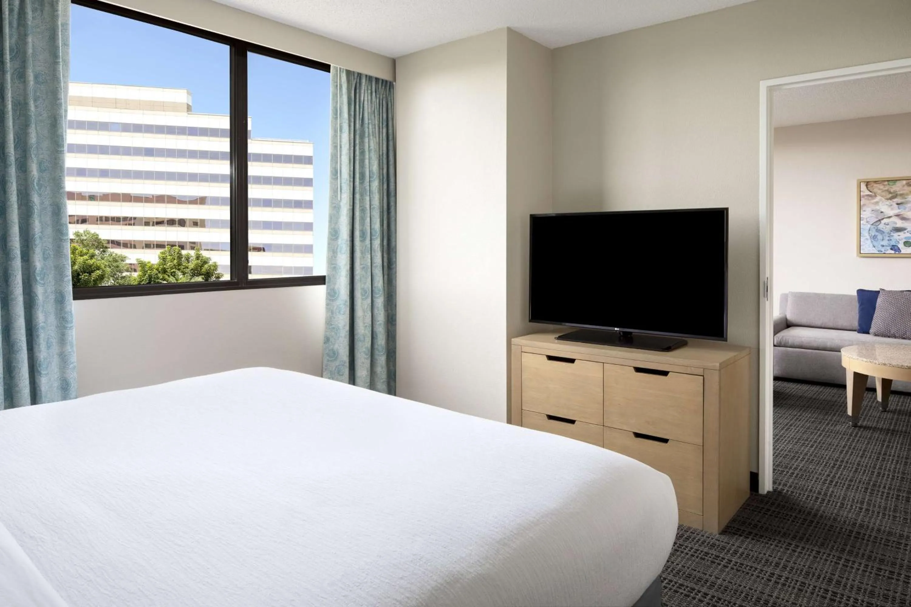 Bed in Embassy Suites by Hilton Tampa Airport Westshore