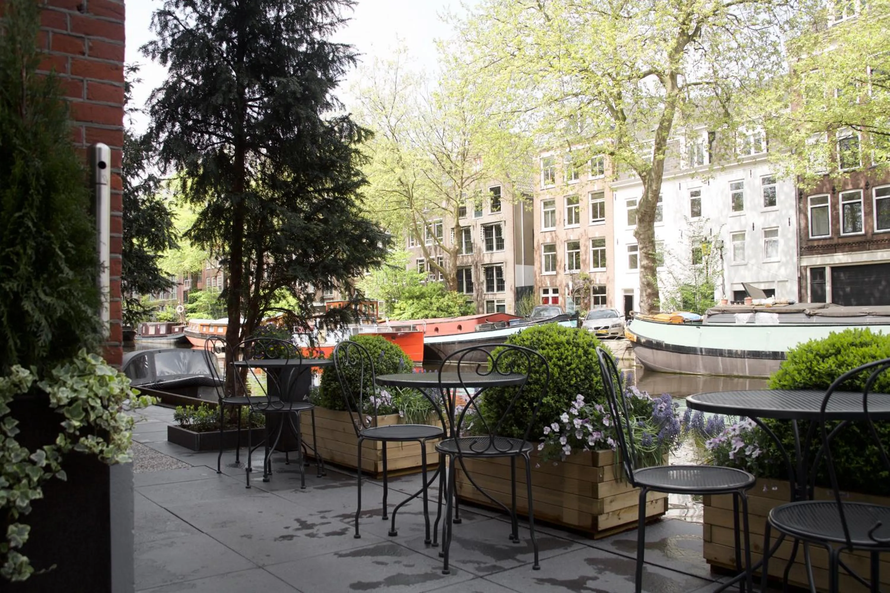 Garden in Amsterdam Canal Hotel
