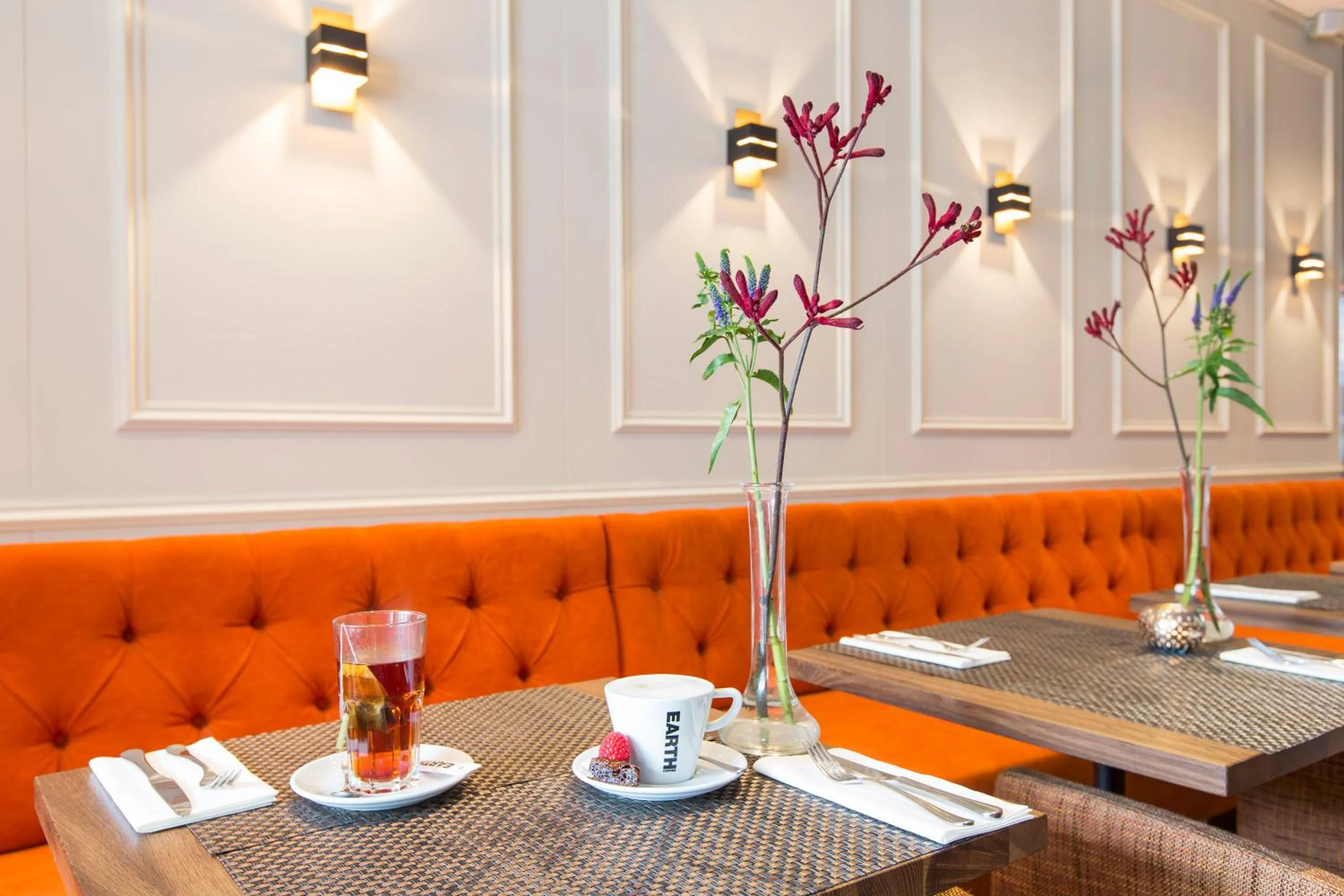 Drinks in Amsterdam Canal Hotel