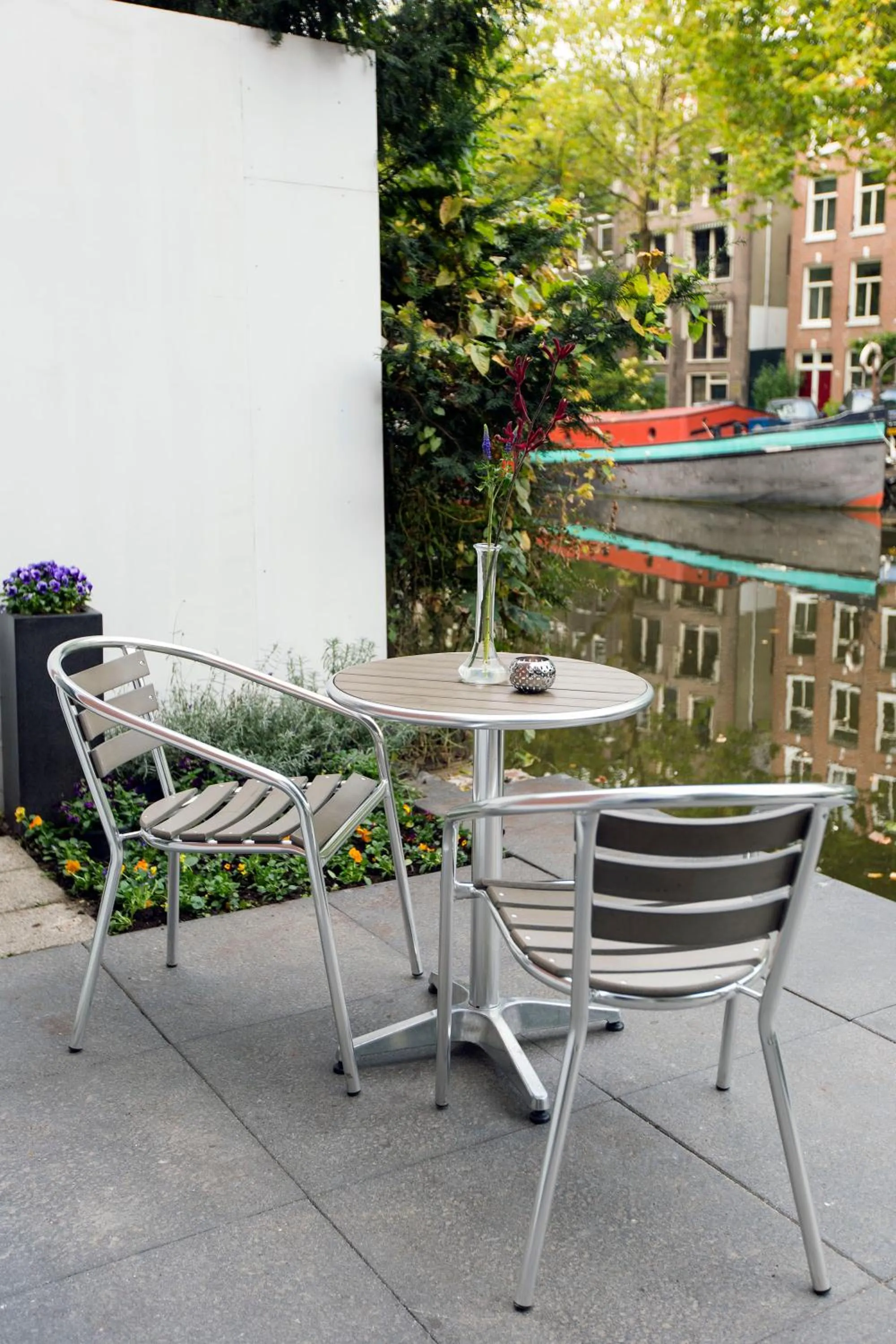 Restaurant/places to eat in Amsterdam Canal Hotel