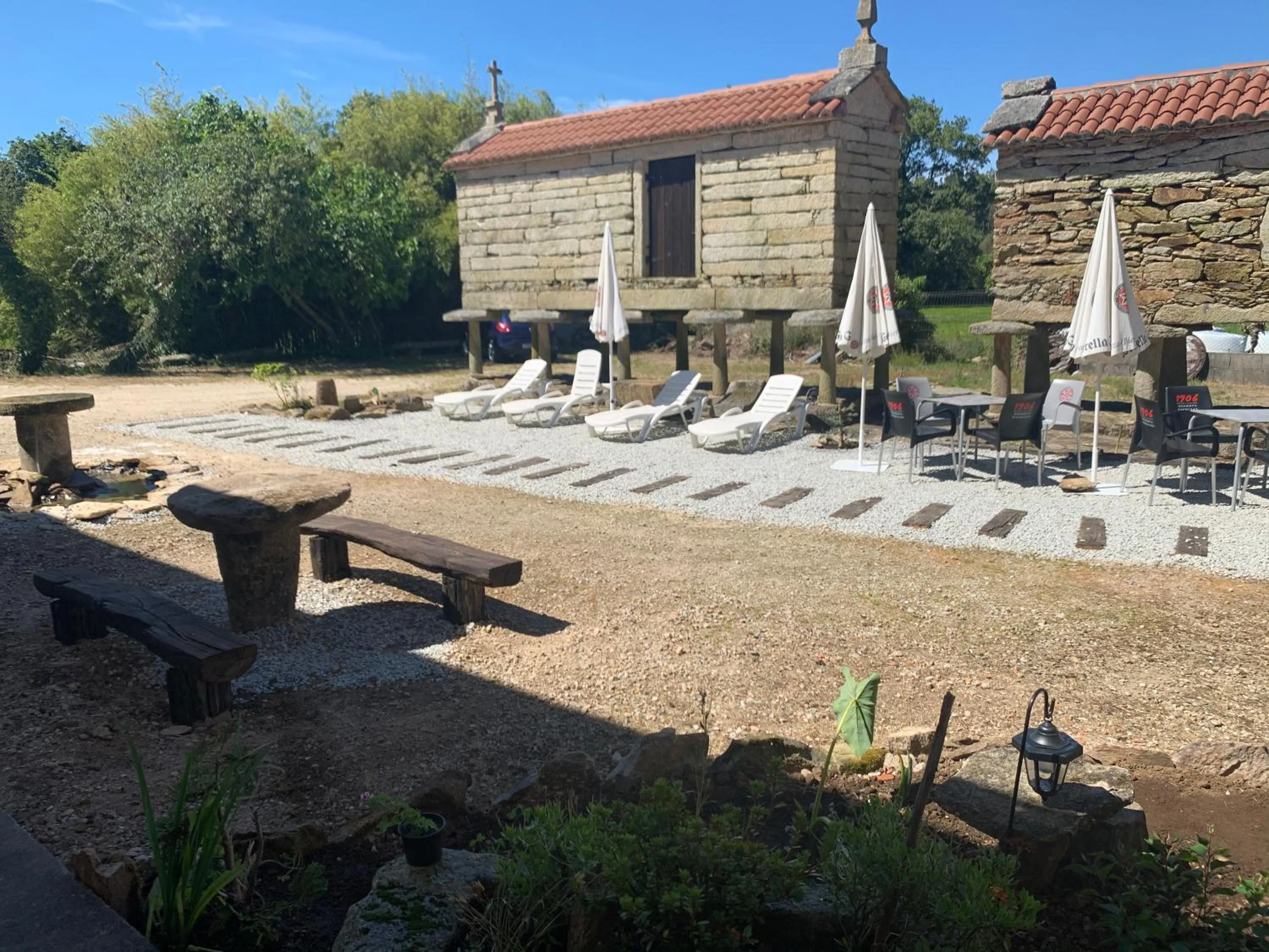Garden in Albergue Ponte Olveira