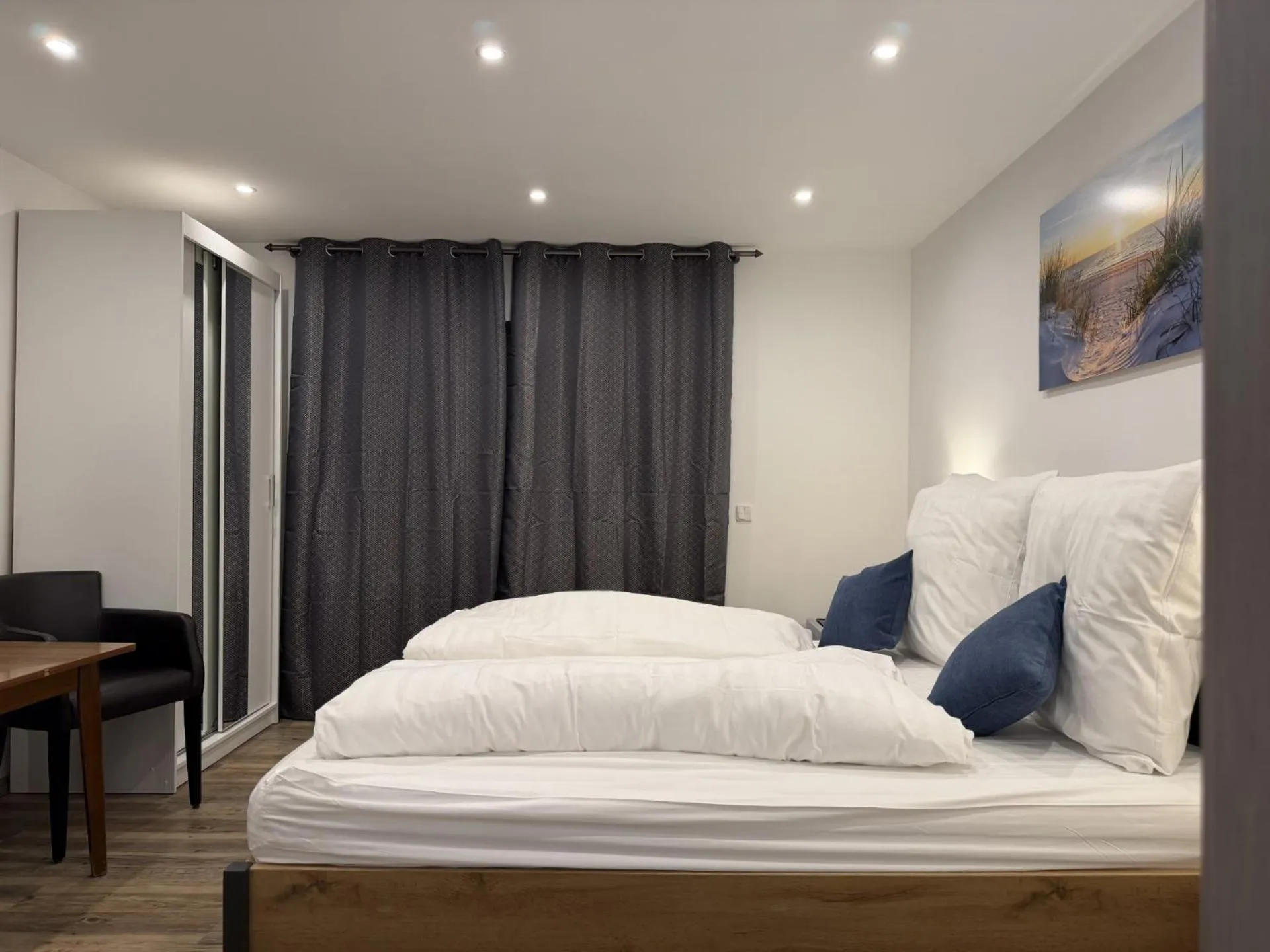 Bed in Hotel Zur Post