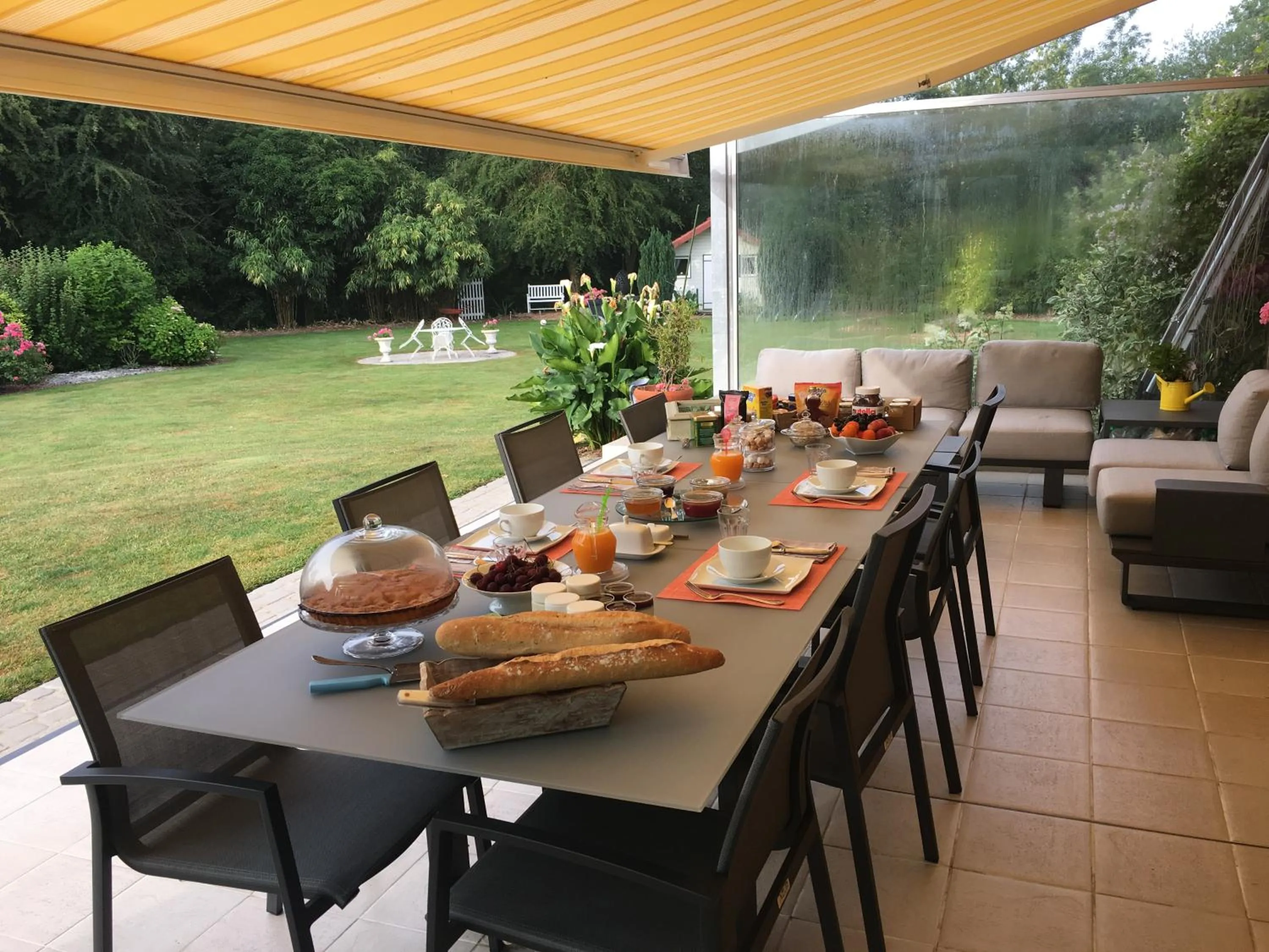 Food and drinks in le logis du scardon