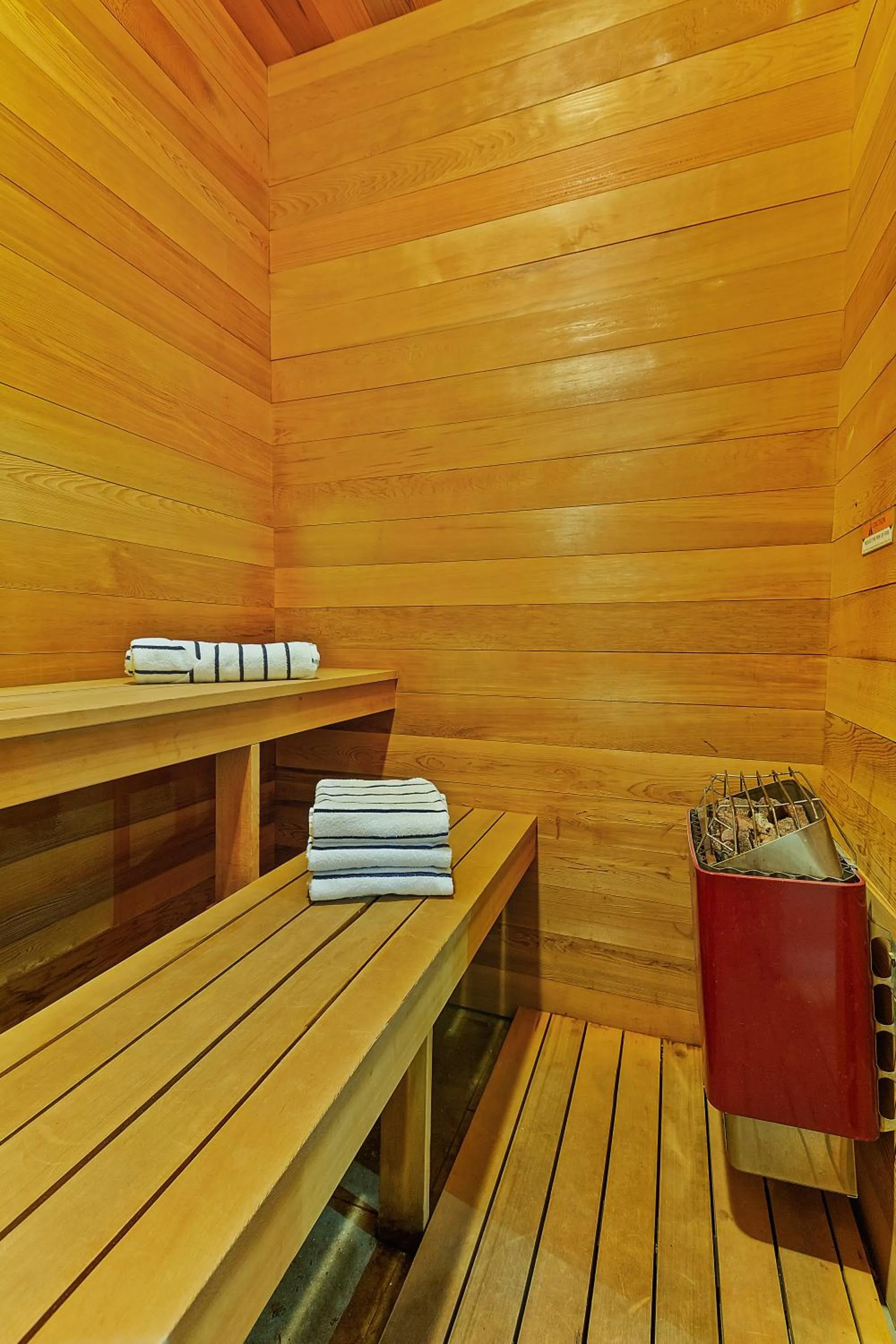 Sauna in The Armon Stamford Hotel & Conference Center