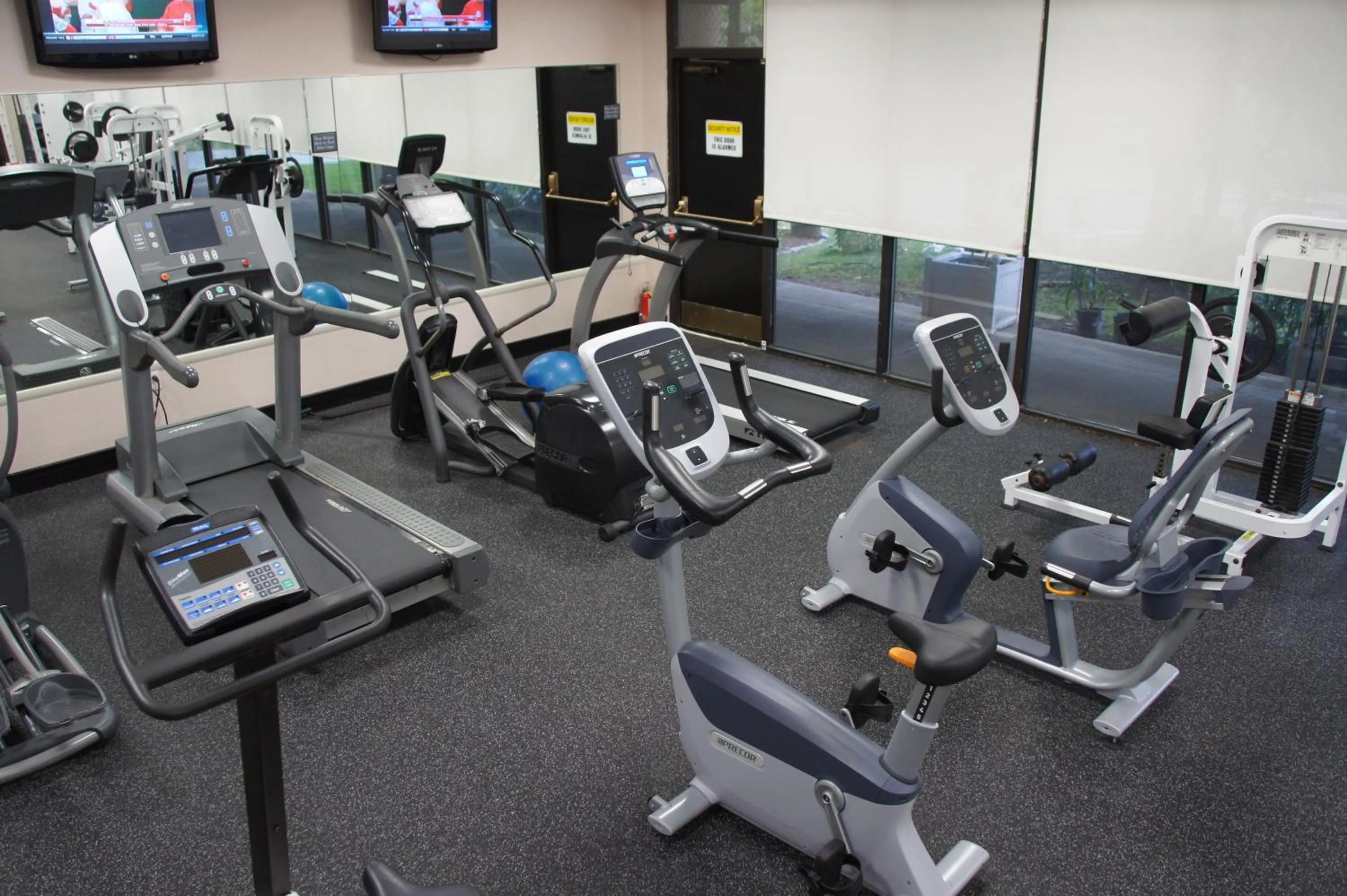 Fitness centre/facilities in The Armon Stamford Hotel & Conference Center