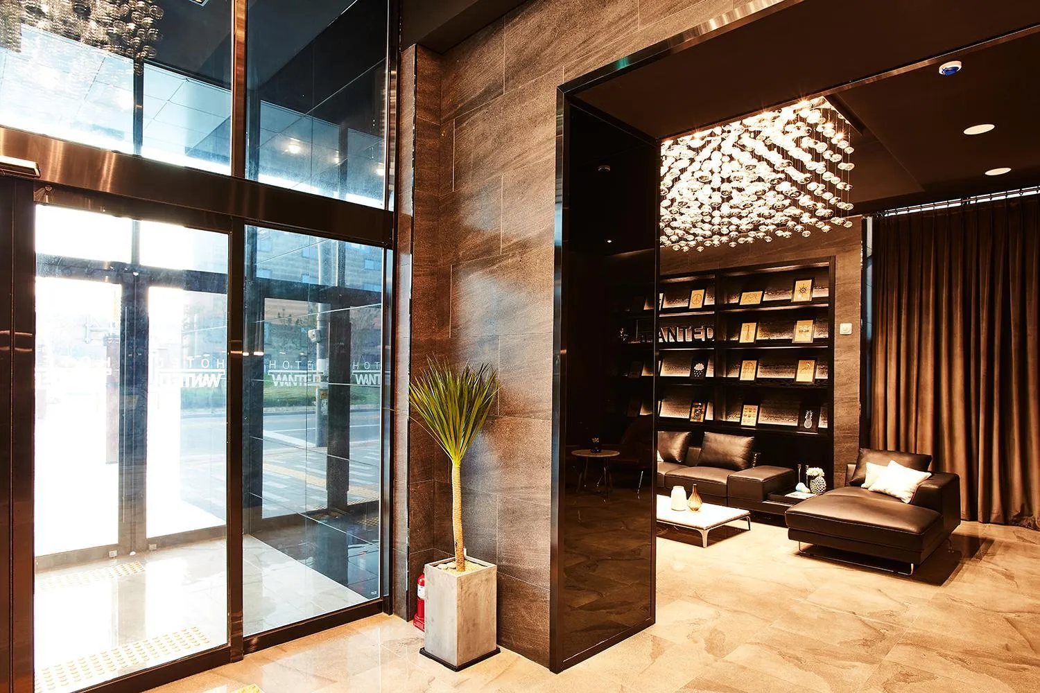 Facade/entrance in Hotel Wanted