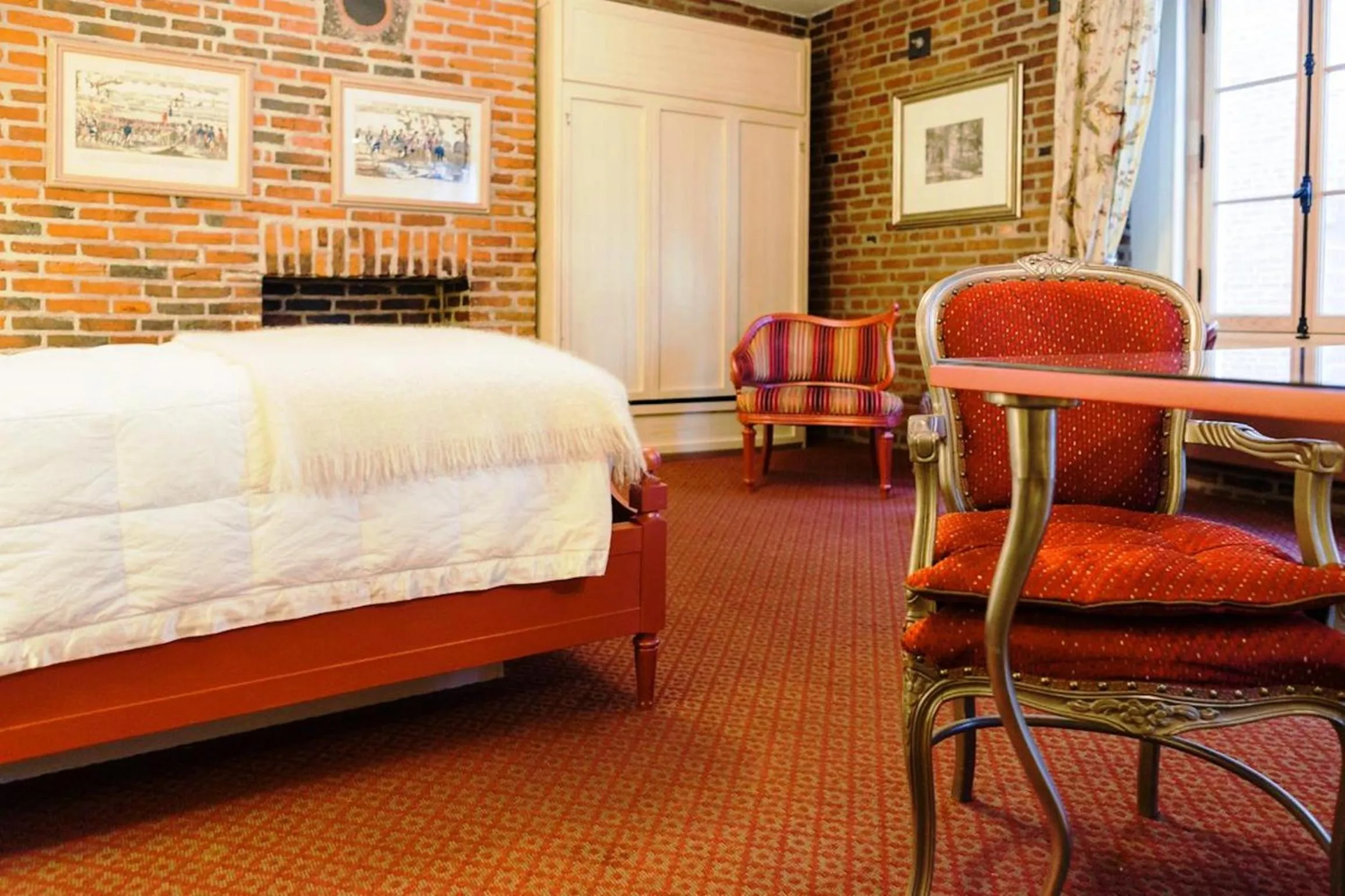 Bed in Auberge Place d'Armes - Par Aneyro