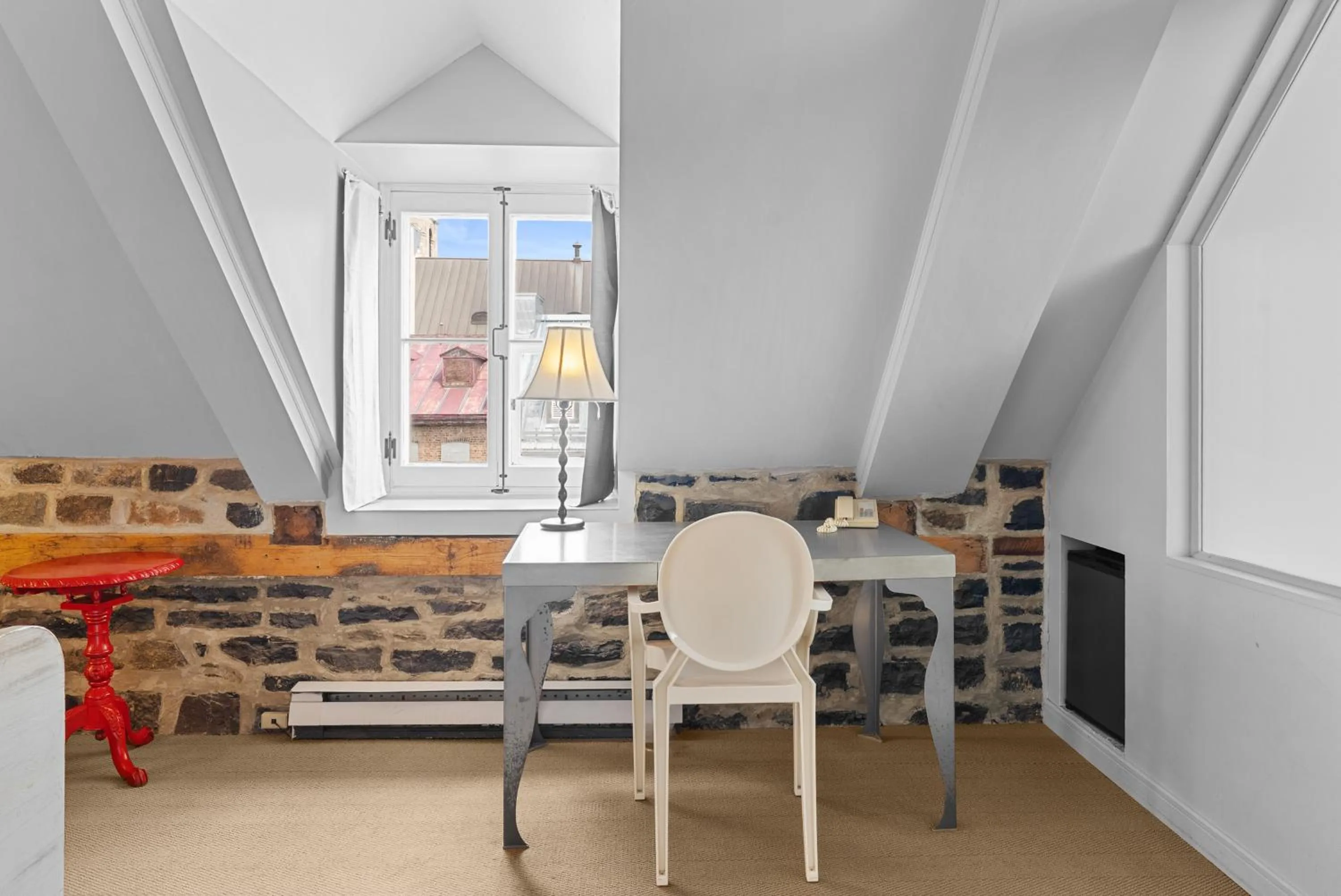 Bedroom in Auberge Place d'Armes - Par Aneyro