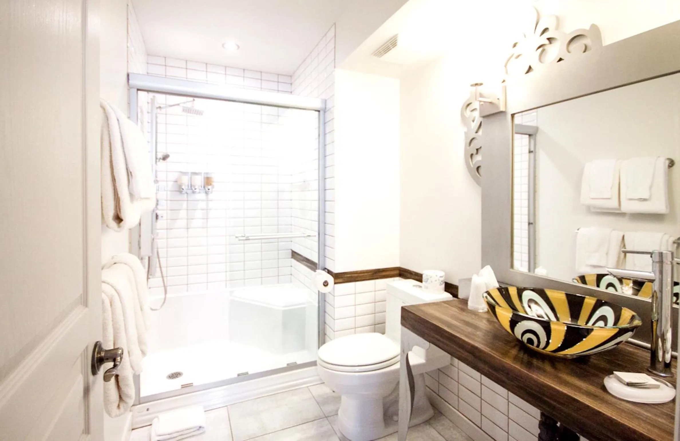 Bathroom in Auberge Place d'Armes - Par Aneyro