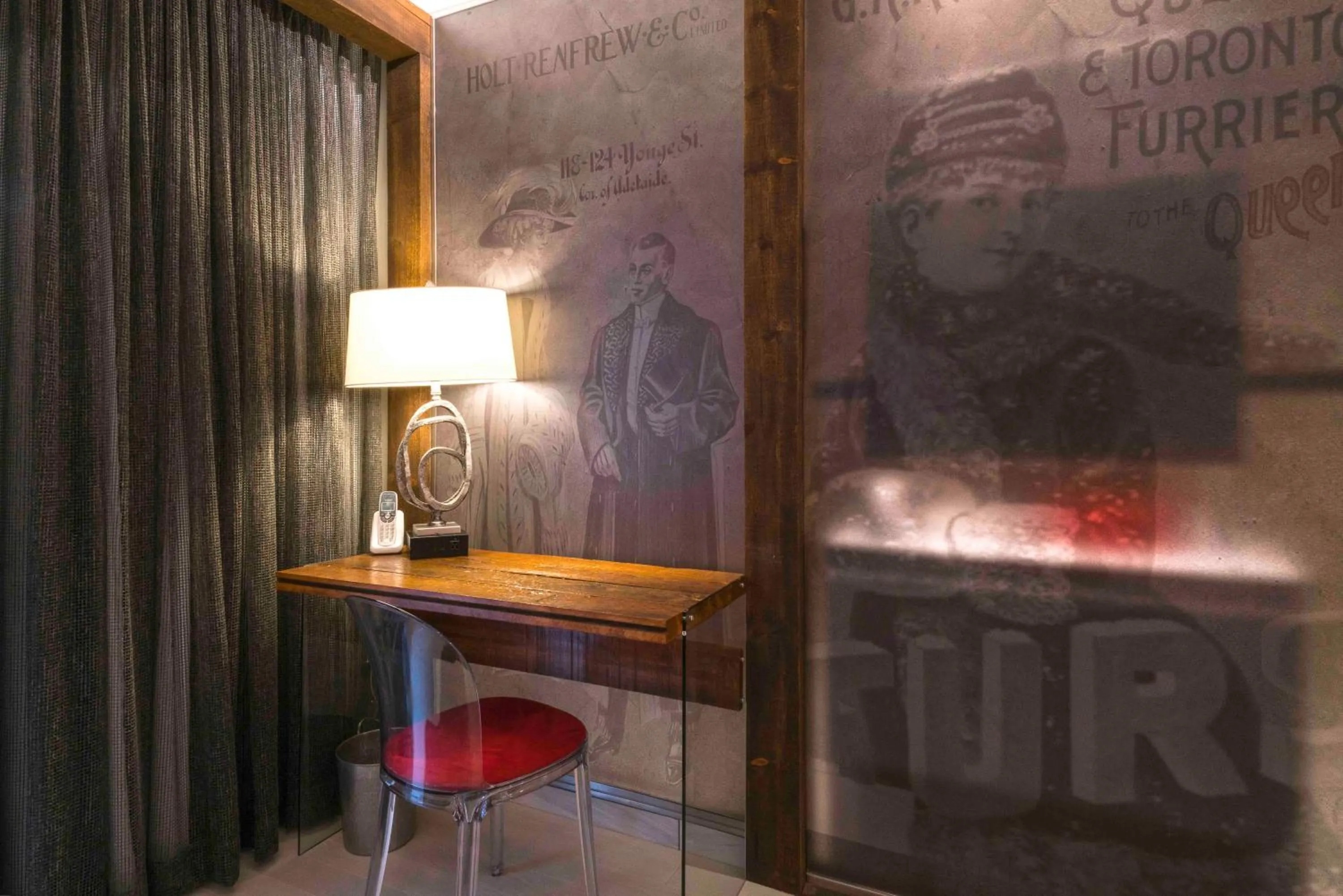 Seating area in Auberge Place d'Armes - Par Aneyro