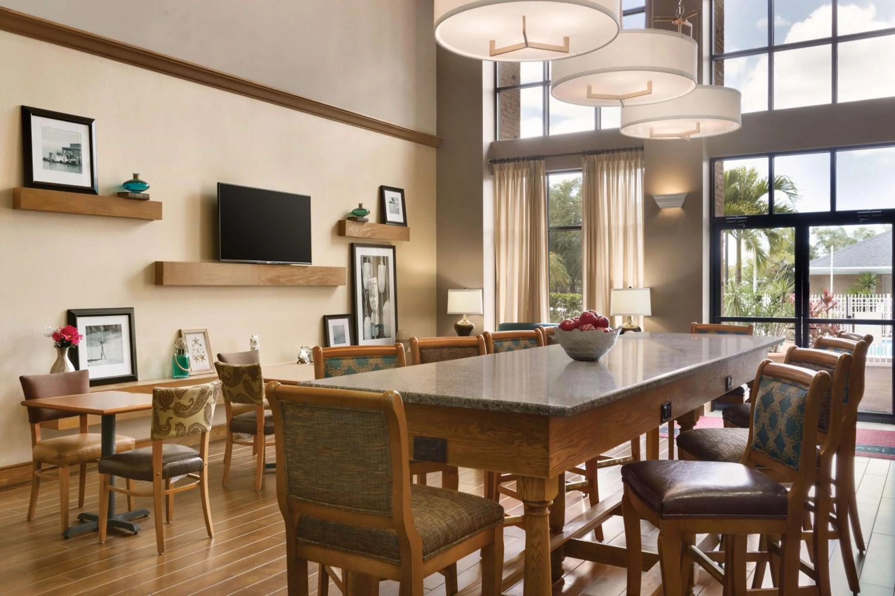Lobby or reception in Hampton Inn & Suites Tarpon Springs