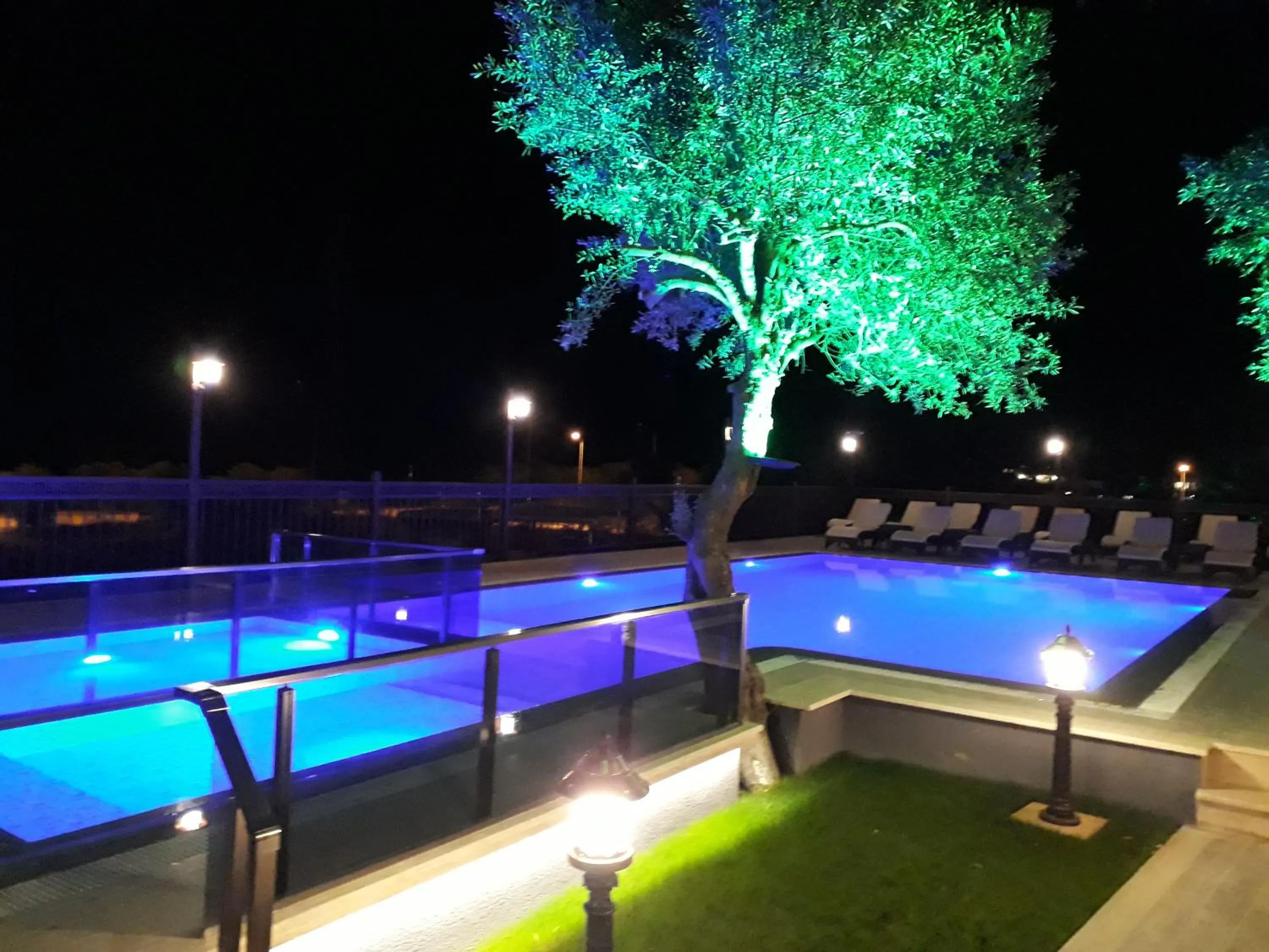 Swimming pool in THE SARIGERME INN