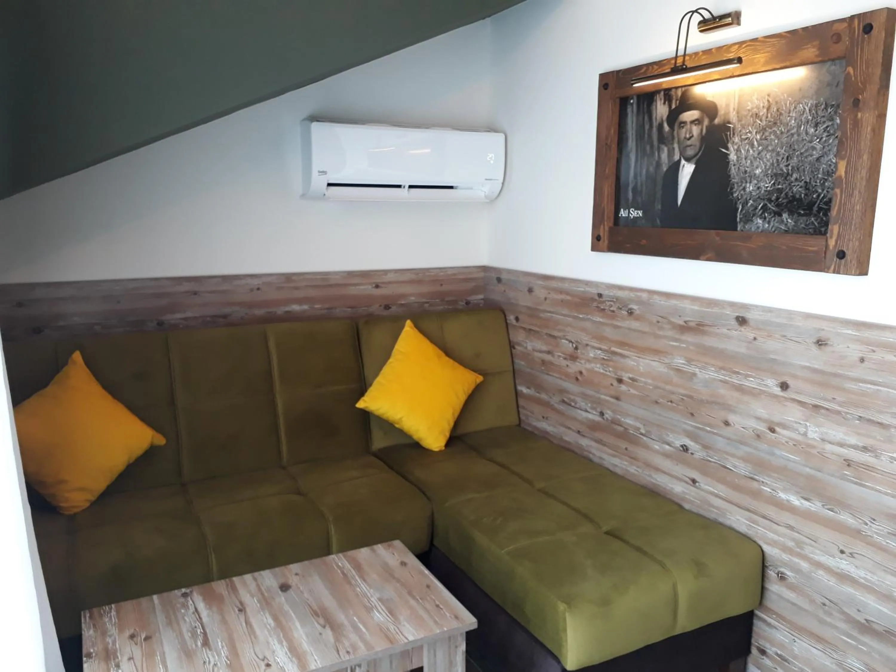 Living room in THE SARIGERME INN