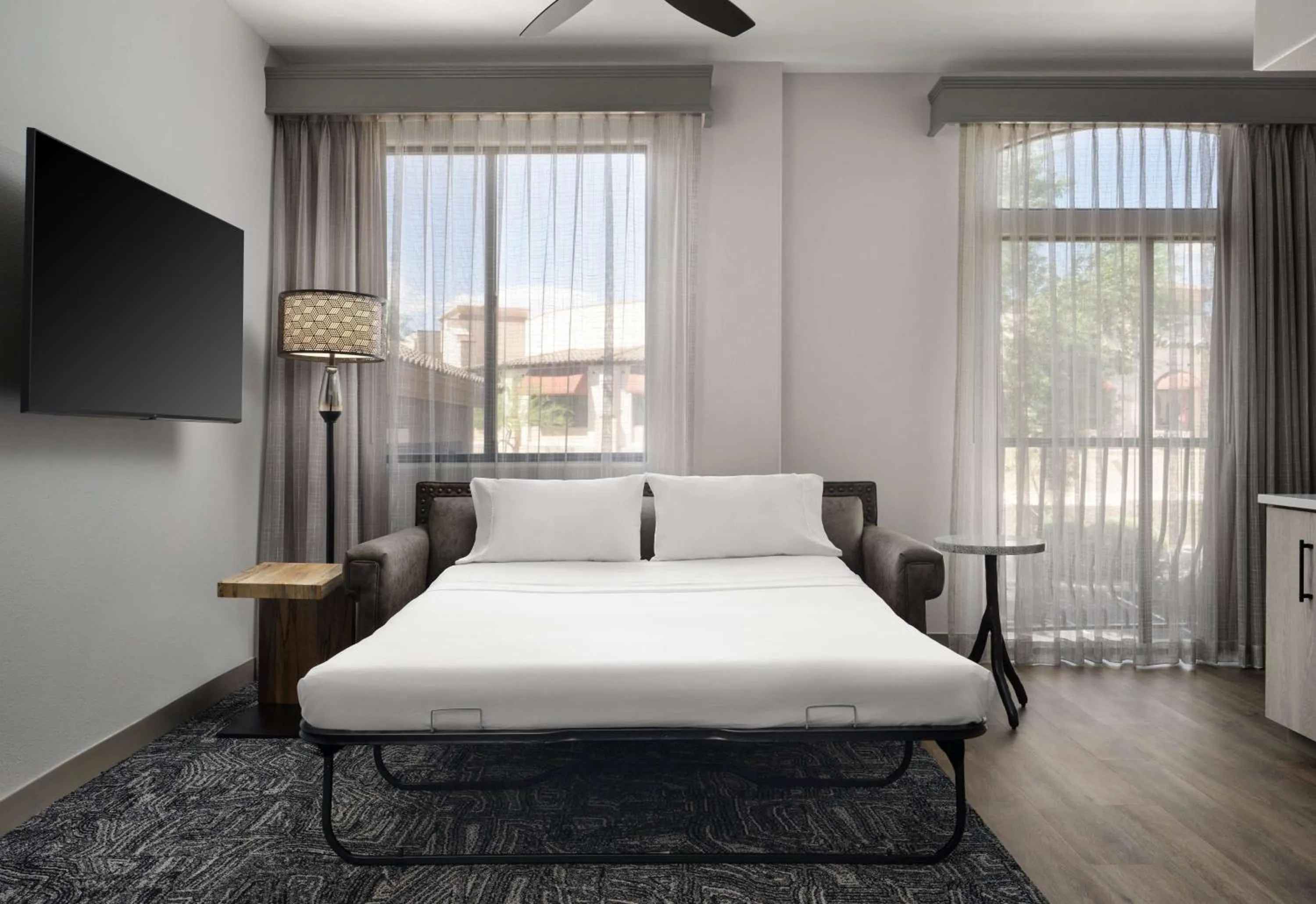 Photo of the whole room, Bed in Embassy Suites Tucson - Paloma Village