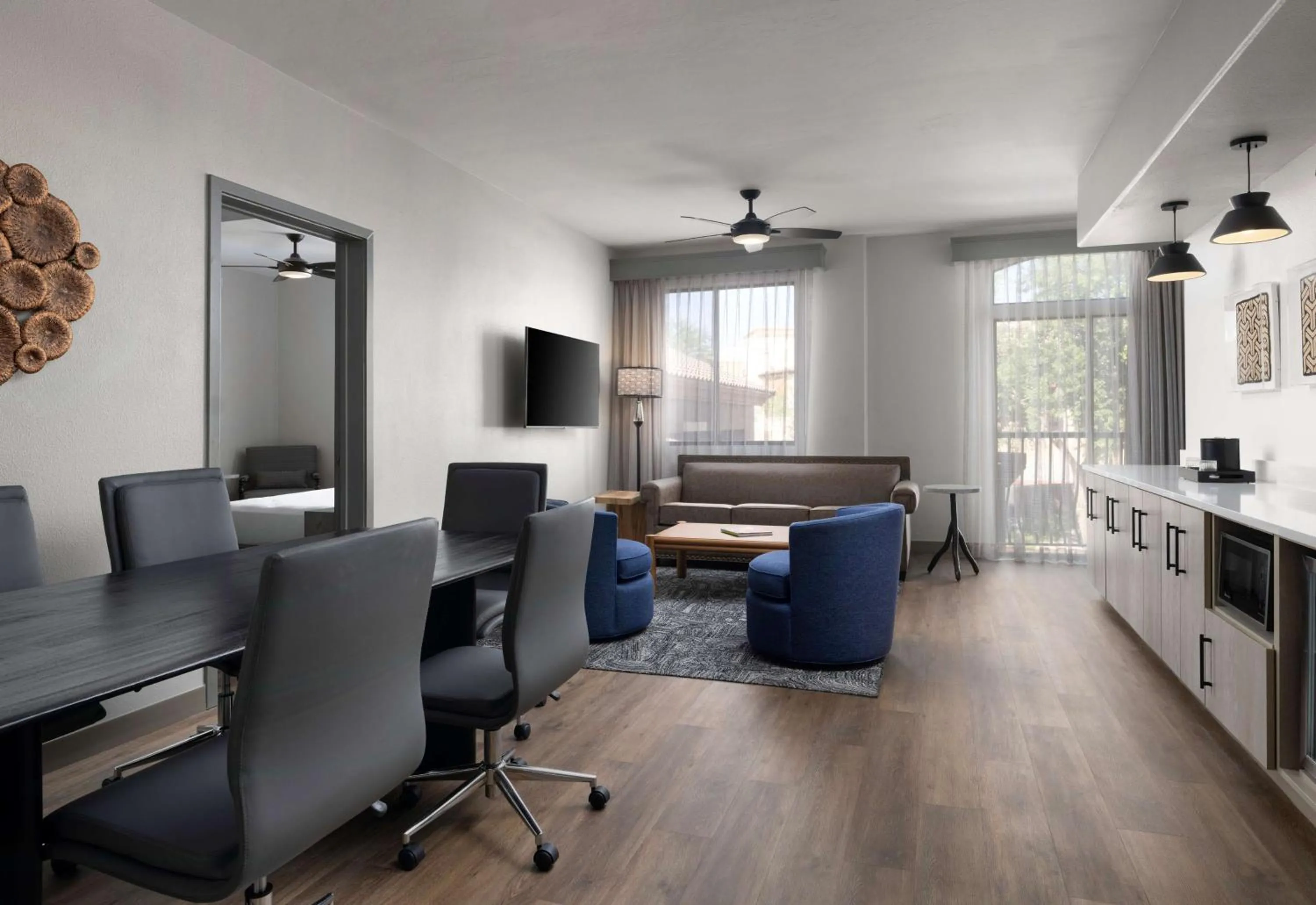 Photo of the whole room in Embassy Suites Tucson - Paloma Village